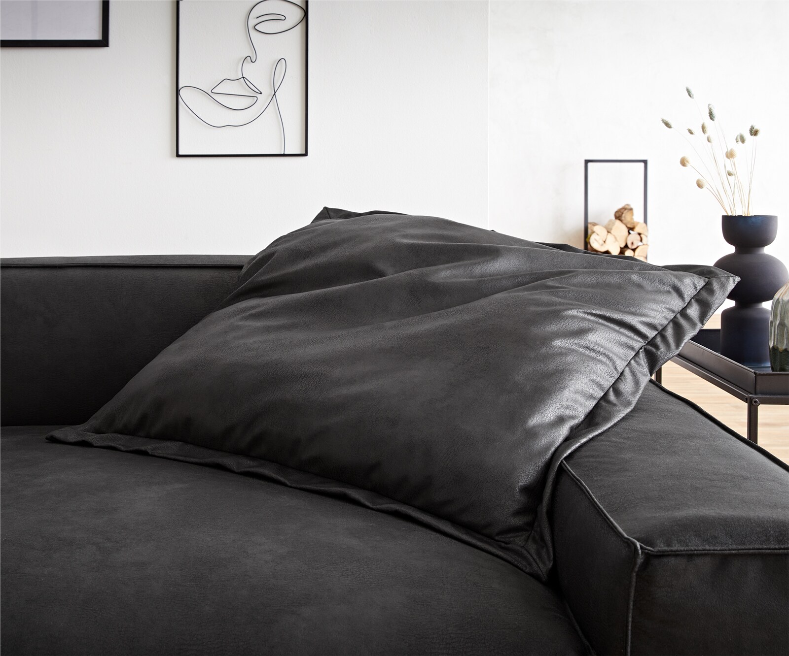 Coussin-à-lancer Sirpio 70x70 simili cuir vintage anthracite 1