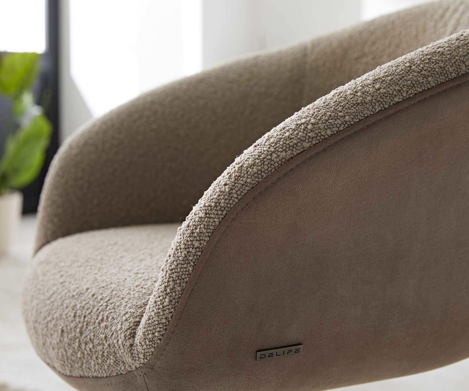 Chaise-pivotante Vinka-Flex avec accoudoirs tissu mixte couleur boue pied en bois angulaire naturel pivotement sur 180° ressorts ensachés 3