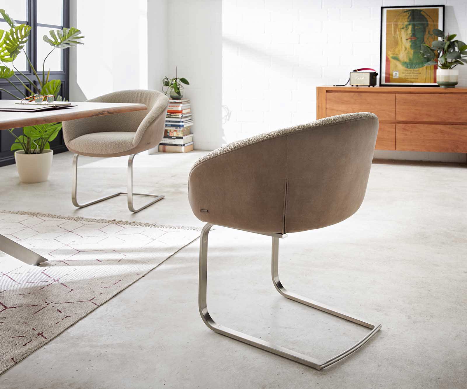Cantilever Vinka-Flex avec accoudoirs tissu mixte couleur boue pied cantilever plat acier inoxydable brossé ressorts ensachés 4