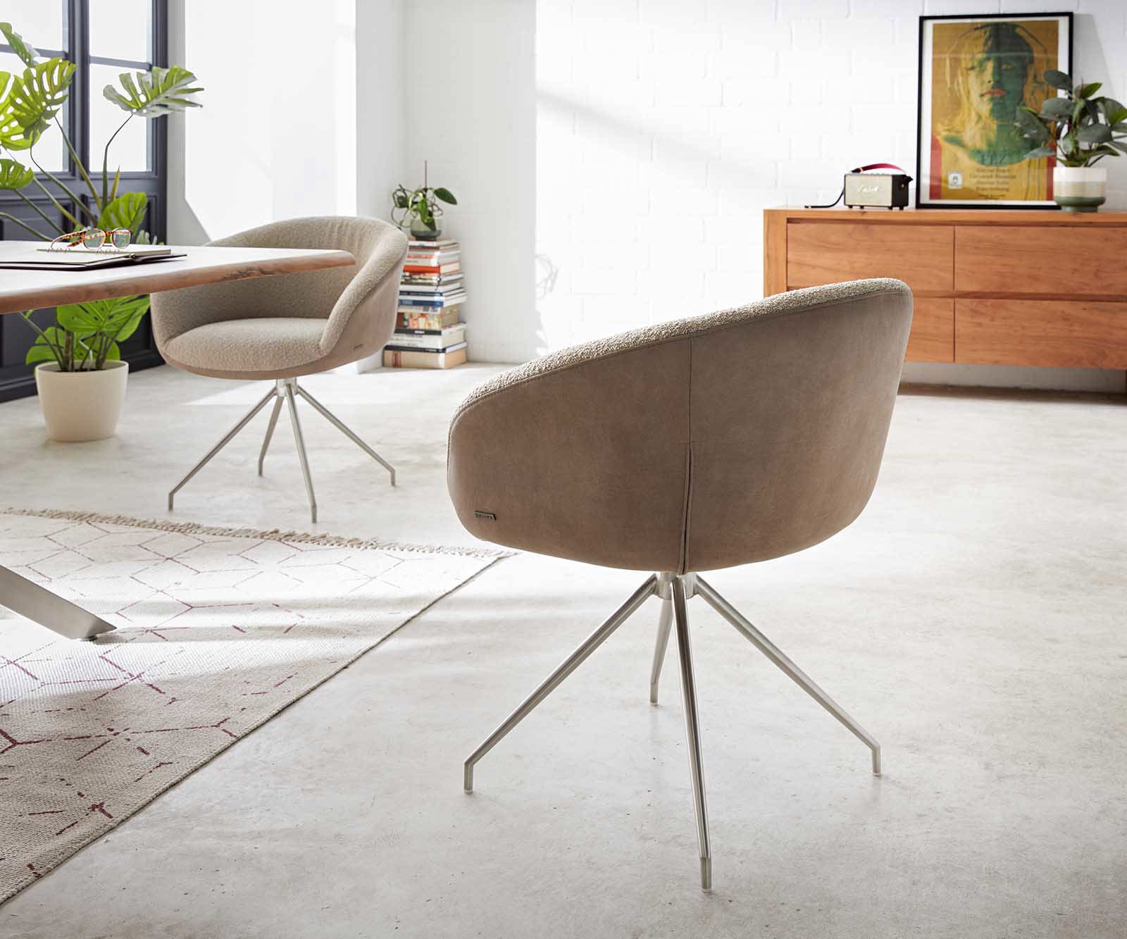 Chaise-pivotante Vinka-Flex avec accoudoirs tissu mixte couleur boue pied croisé conique acier inoxydable brossé pivotement sur 180° ressorts ensachés 4