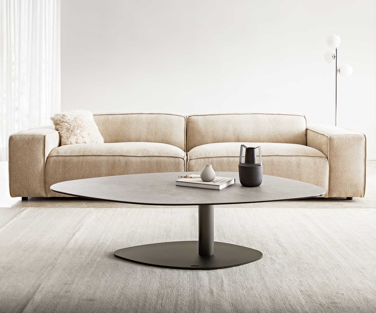 Couchtisch Vibana 140x80 cm Keramik Aspetto Concreto Betonfarbig Gestell Effektfinish Titan 1 Couchtisch Vibana 140x80 cm Keramik Aspetto Concreto Betonfarbig Gestell Effektfinish Titan 1