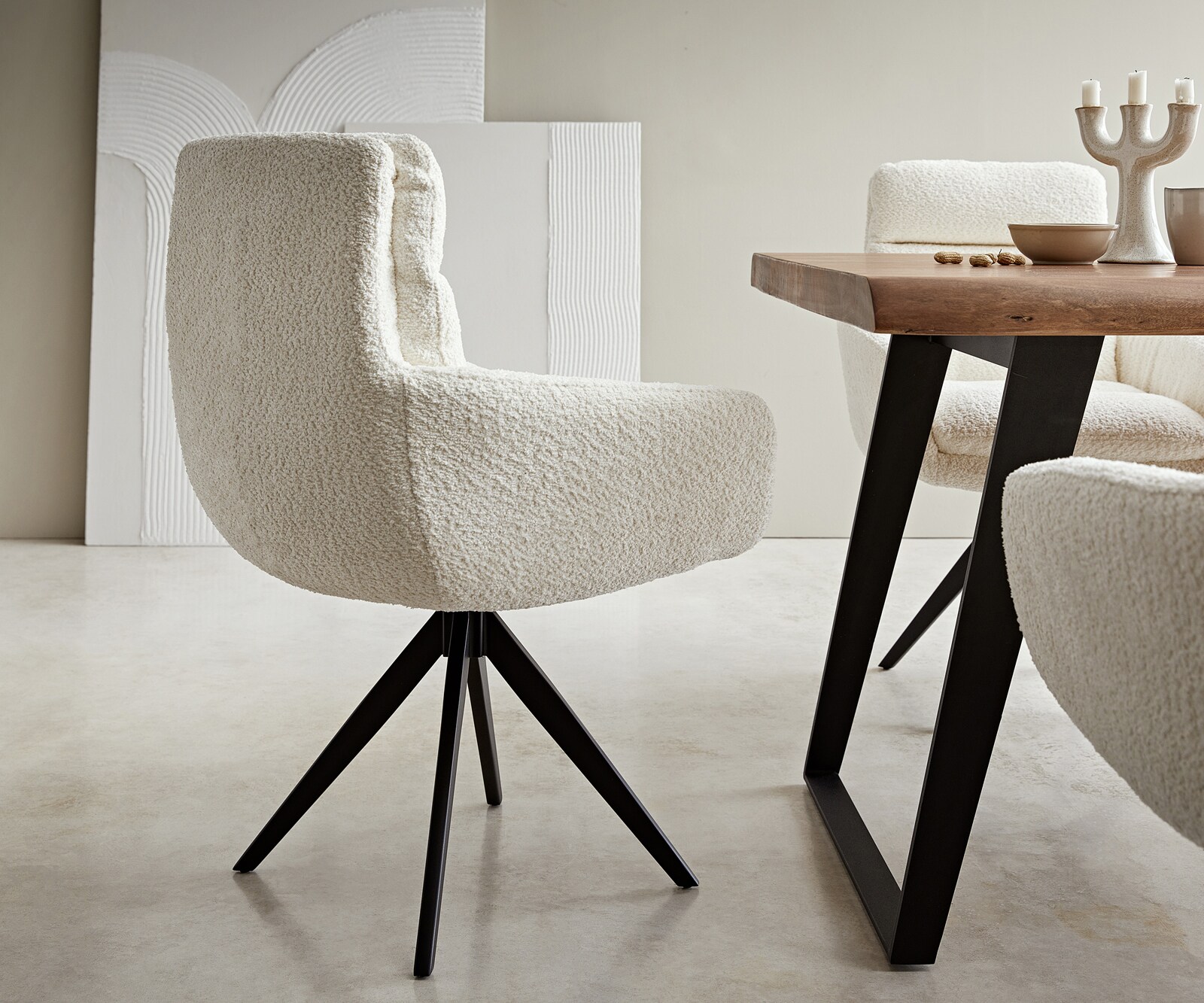 Chaise-de-salle-à-manger Abelia-Flex avec accoudoirs bouclé blanc pied croisé angulaire noir 4