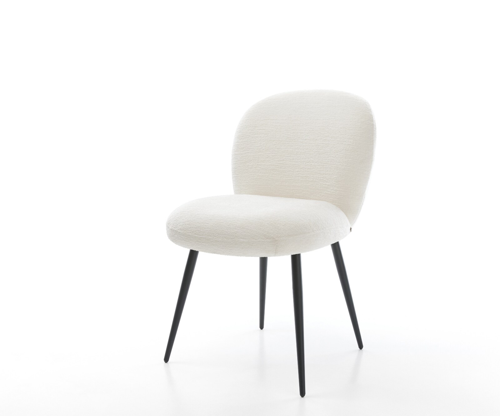 Chaise-de-salle-à-manger Nube-Flex bouclé doux beige 4 pieds coniques noir resorts ensachés 1