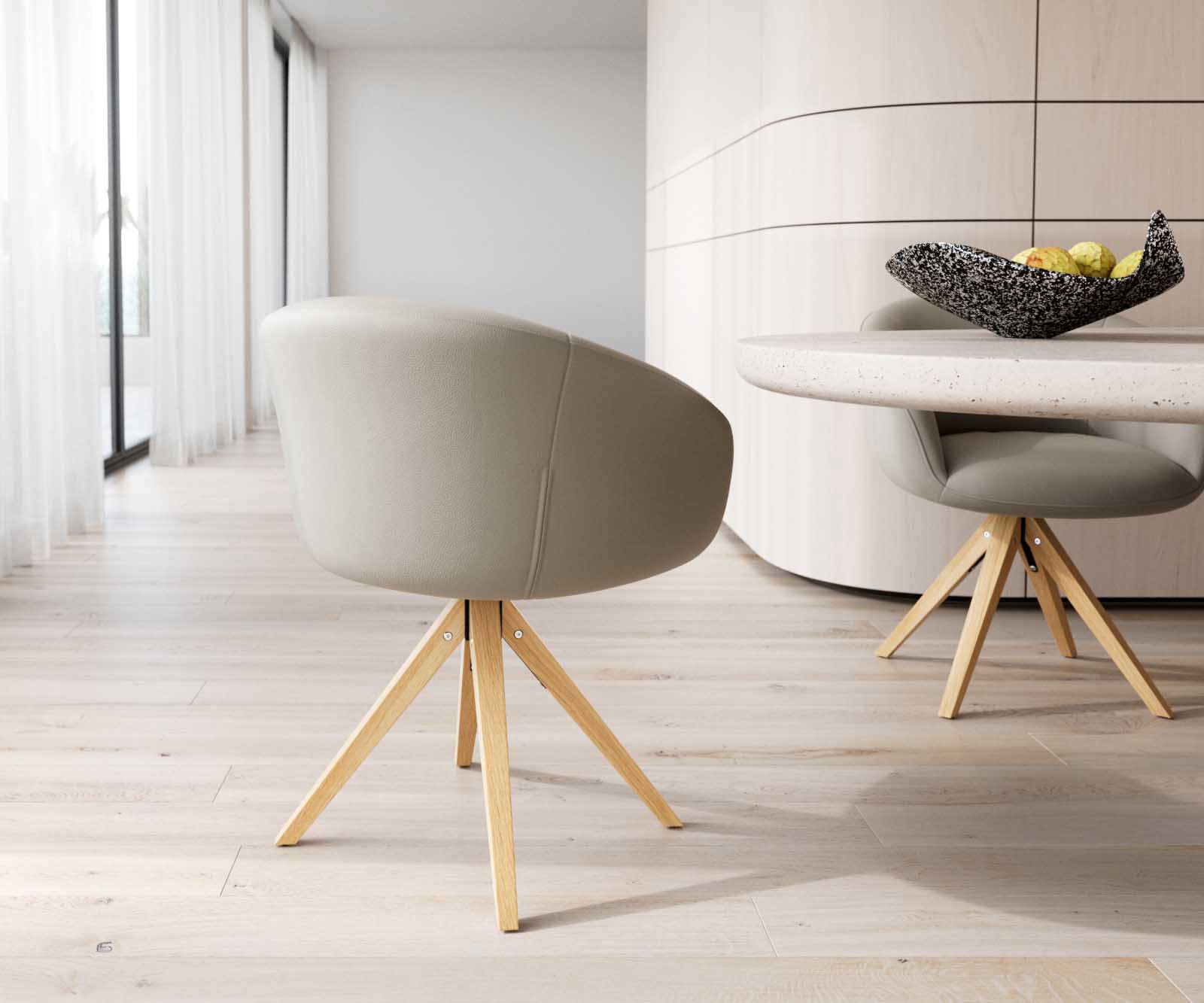 Chaise-pivotante Vinka-Flex avec accoudoirs cuir de vache couleur boue pied en bois angulaire naturel pivotement sur 180° ressorts ensachés 4