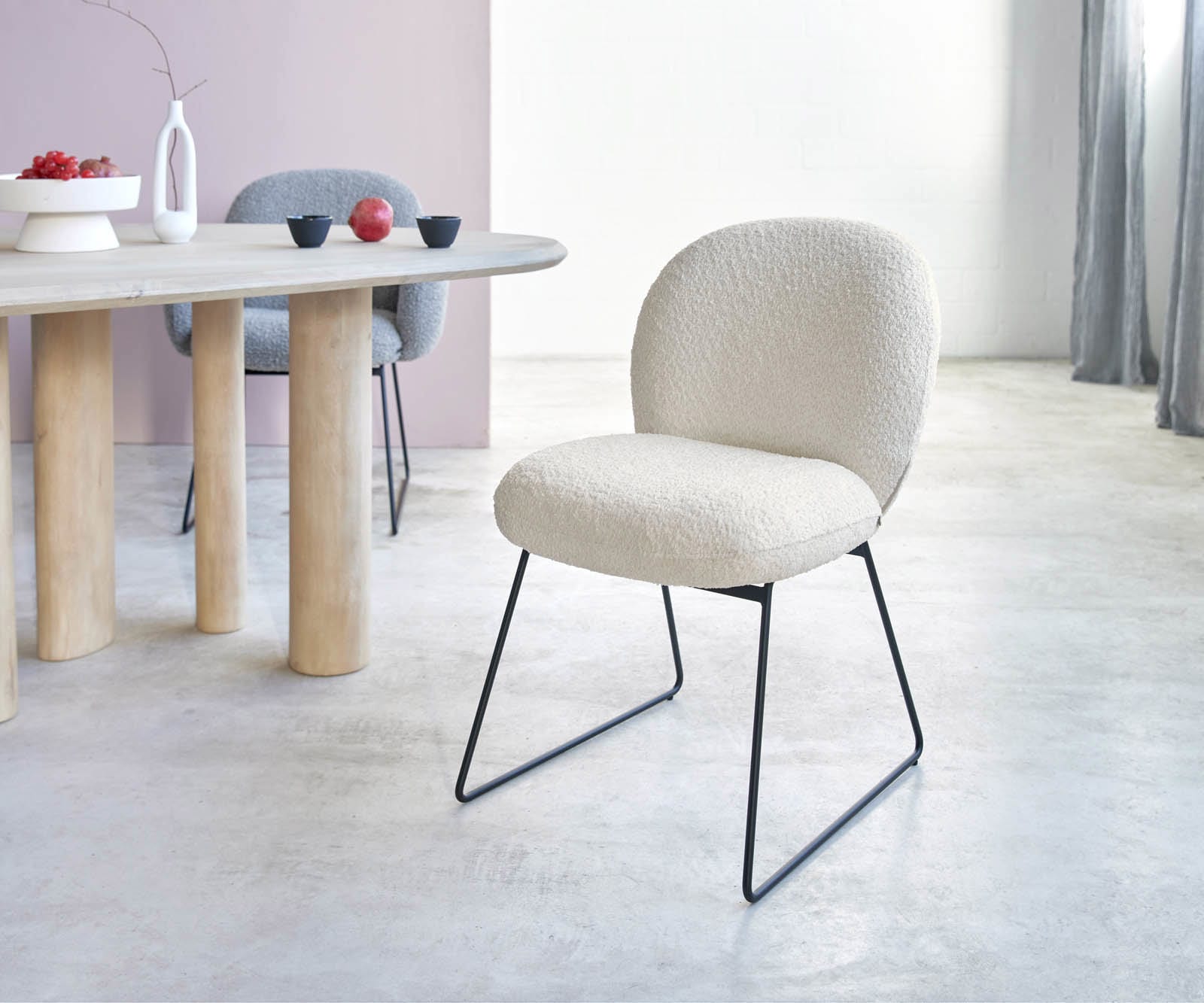 Esszimmerstuhl Nube-Flex Bouclé Weiß Kufengestell Schwarz Taschenfederkern Esszimmerstuhl Nube-Flex Bouclé Weiß Kufengestell Schwarz Taschenfederkern