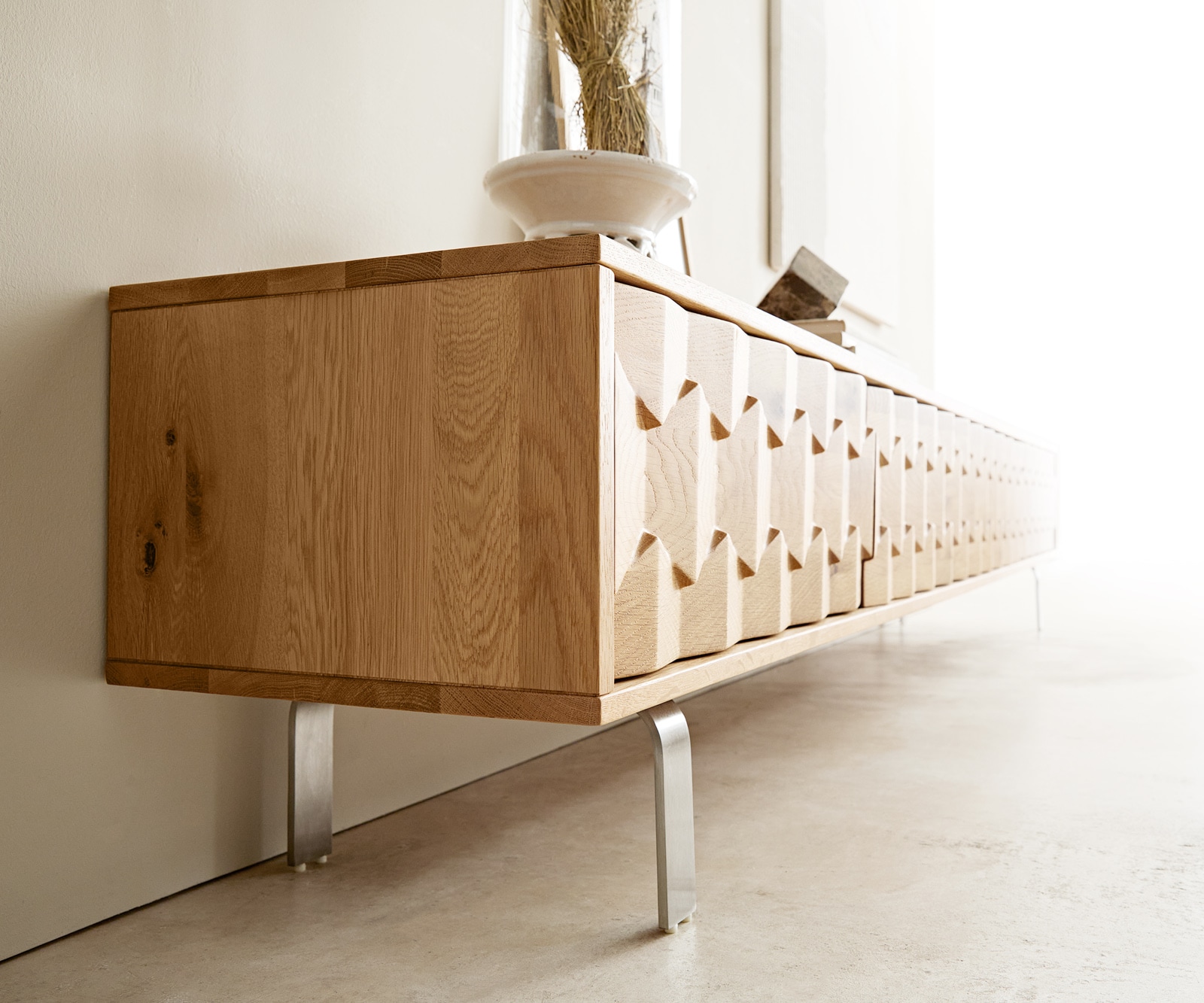 Lowboard Fevo 220 cm Eiche Natur 4 Türen L-Fuß Edelstahl 8