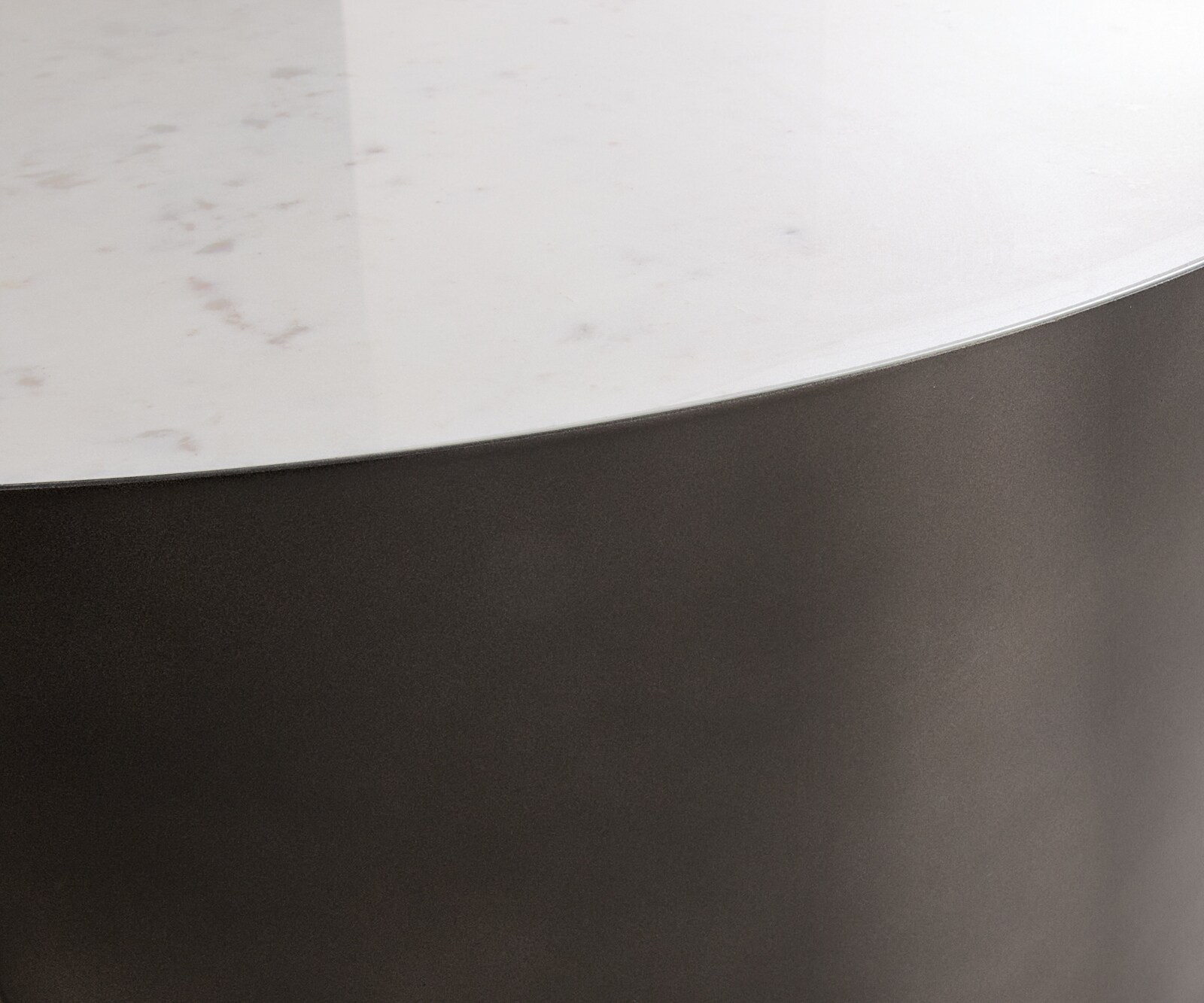 Couchtisch Alerio 90x90 cm Marmor Weiß Metall Black Antique 2