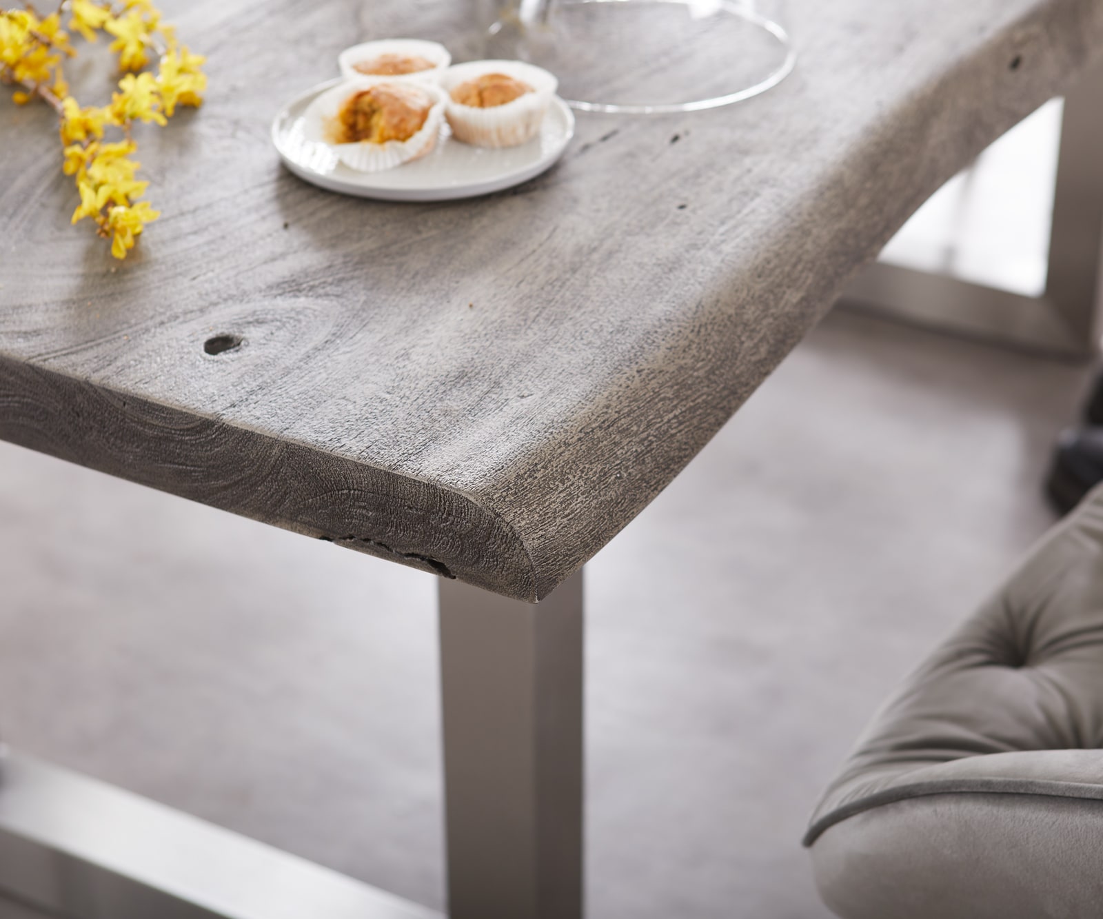 Table-à-manger Edge 220x100cm XL acacia platine acier inoxydable large Live-Edge 6