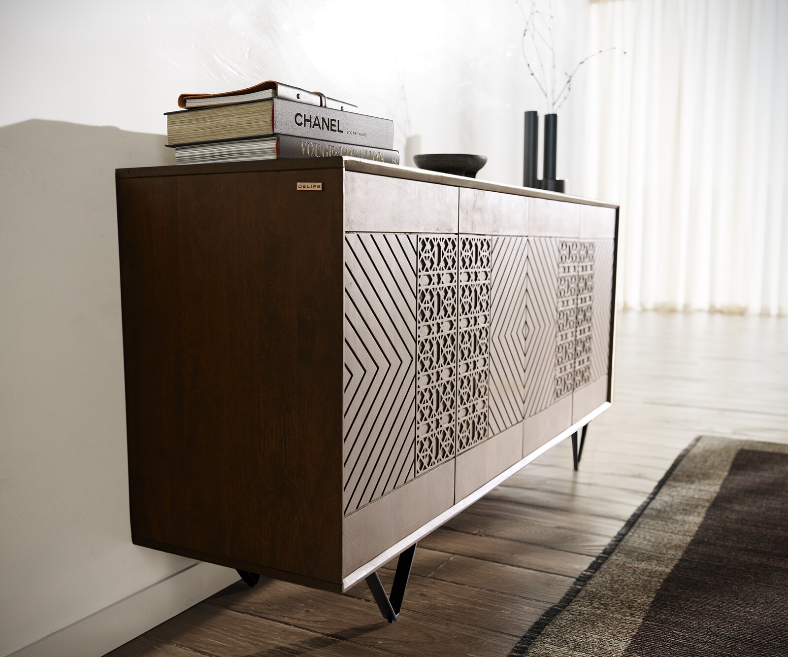 Sideboard Manjula 145 cm Mango Braun 4 Türen V-Fuß Metall Schwarz 4