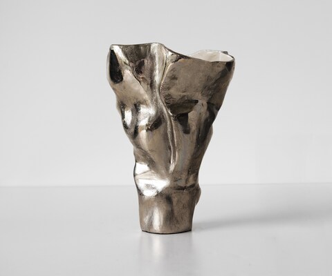 Vase Mimoro B28 x T24 x H38 cm Aluminium Platin Opal Handgemacht