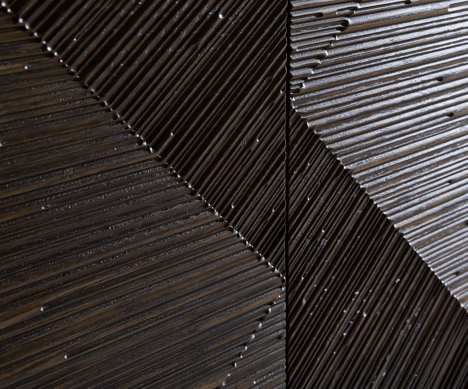 Lowboard Tereos 220 cm Esche Dunkelbraun 3D Effekt 4 Türen Winkelfuß Metall Schwarz 2 Lowboard Tereos 220 cm Esche Dunkelbraun 3D Effekt 4 Türen Winkelfuß Metall Schwarz 2