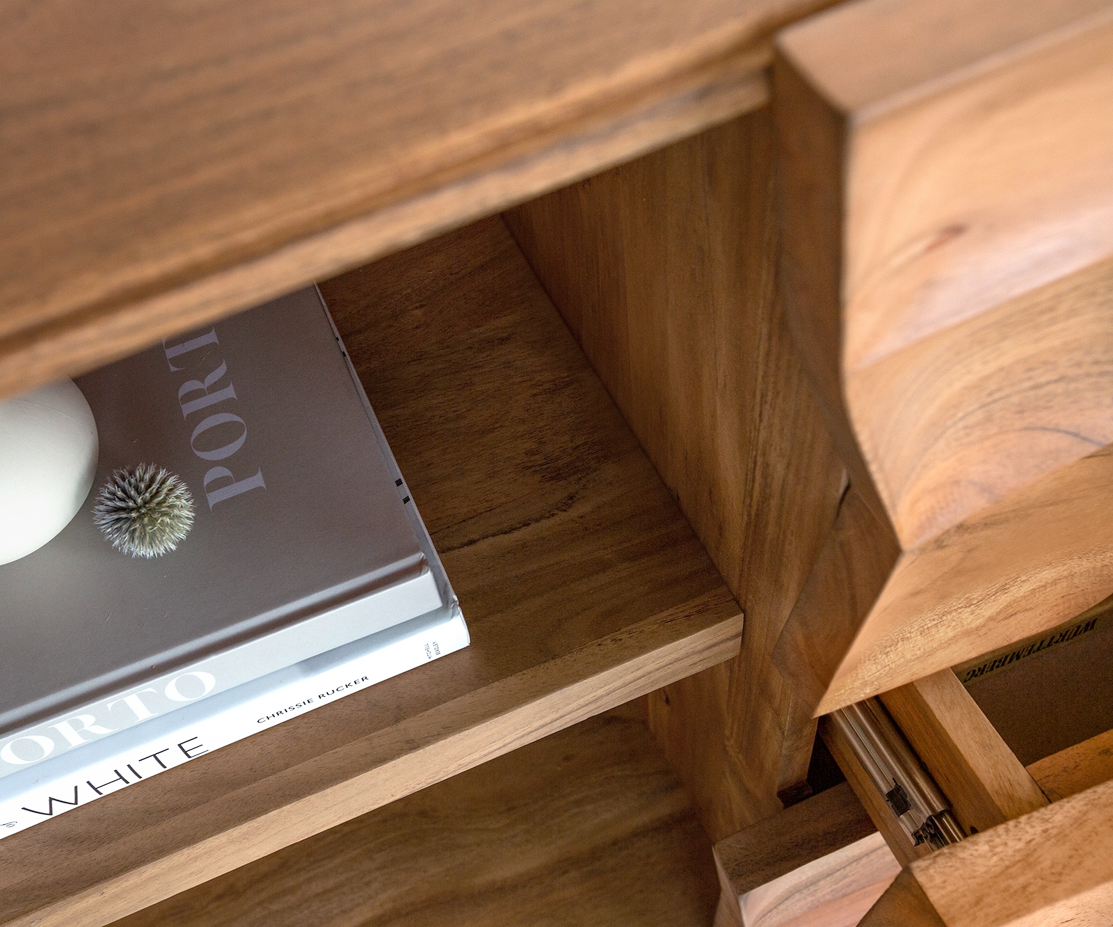 Sideboard Solu 145 cm Akazie Natur 2 Türen 3 Schübe Fuß schwebend Metall Schwarz 3D-Front 9