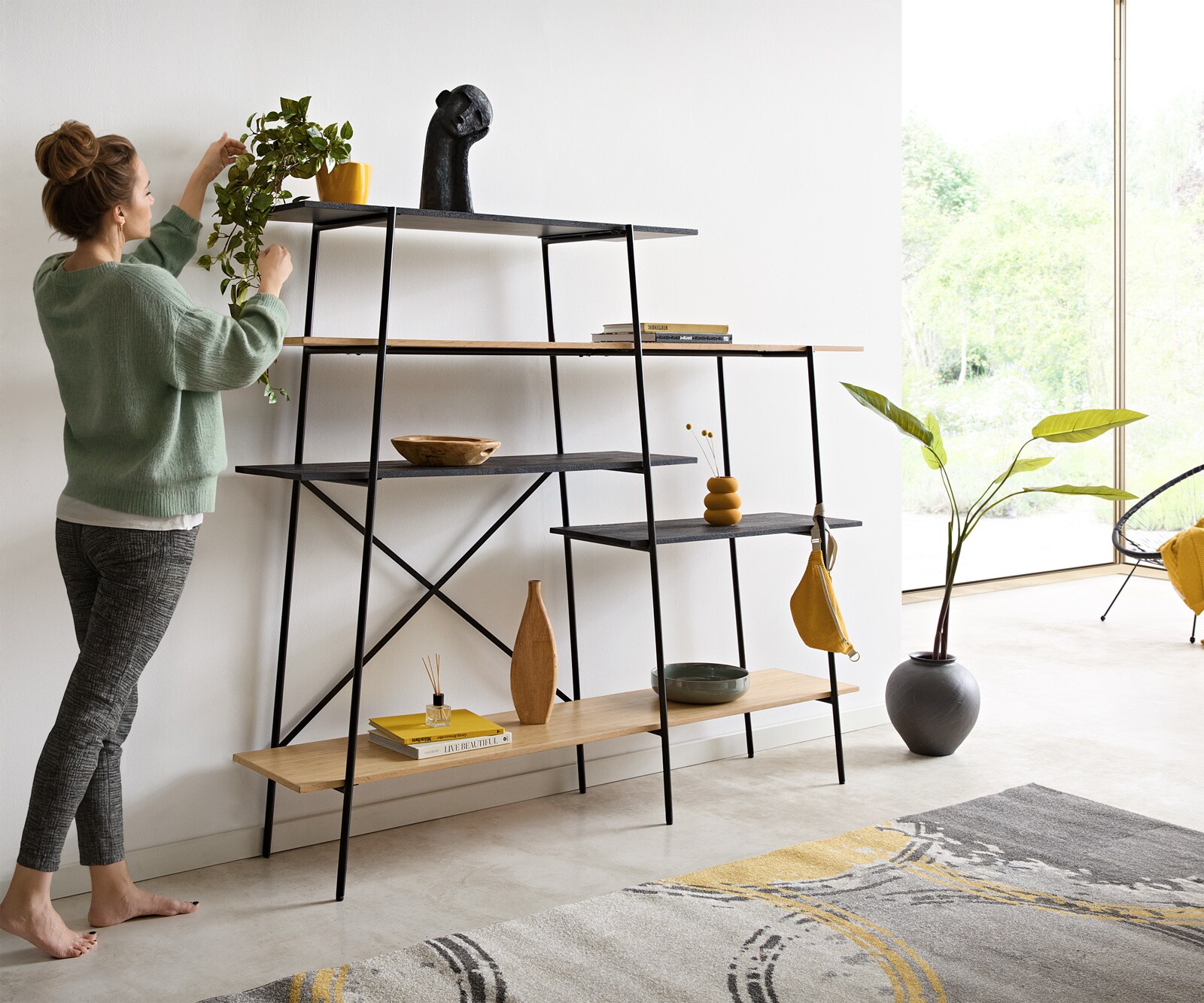Bücherregal Mikkusu 185x160 cm Bambus Natur Mango Schwarz 5 Ablagen Metall Schwarz