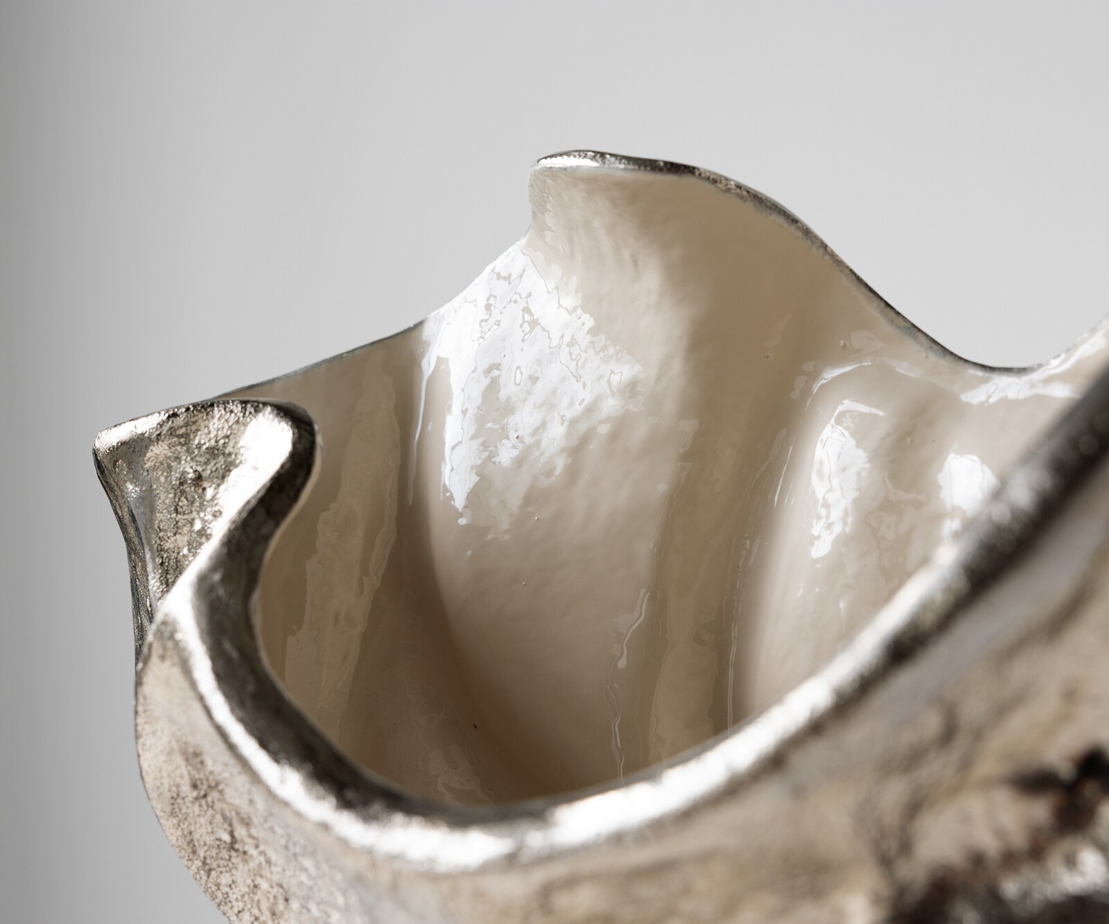 Coupe décorative Valena l39 x P17 x H29 cm Aluminium Platin Opal Faite main 4