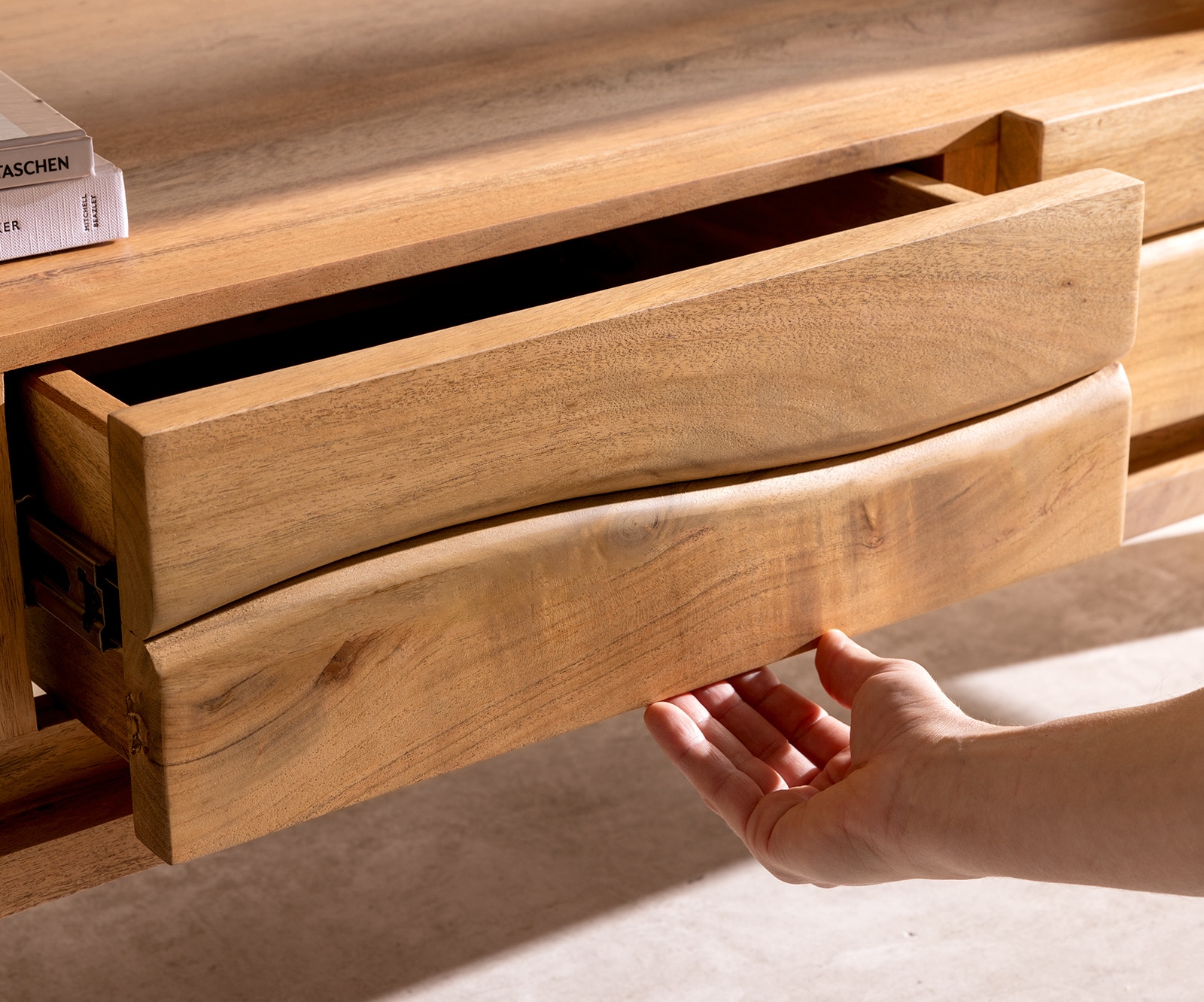 Lowboard Live-Edge 190 cm Akazie Natur 4 Schübe 5 Lowboard Live-Edge 190 cm Akazie Natur 4 Schübe 5