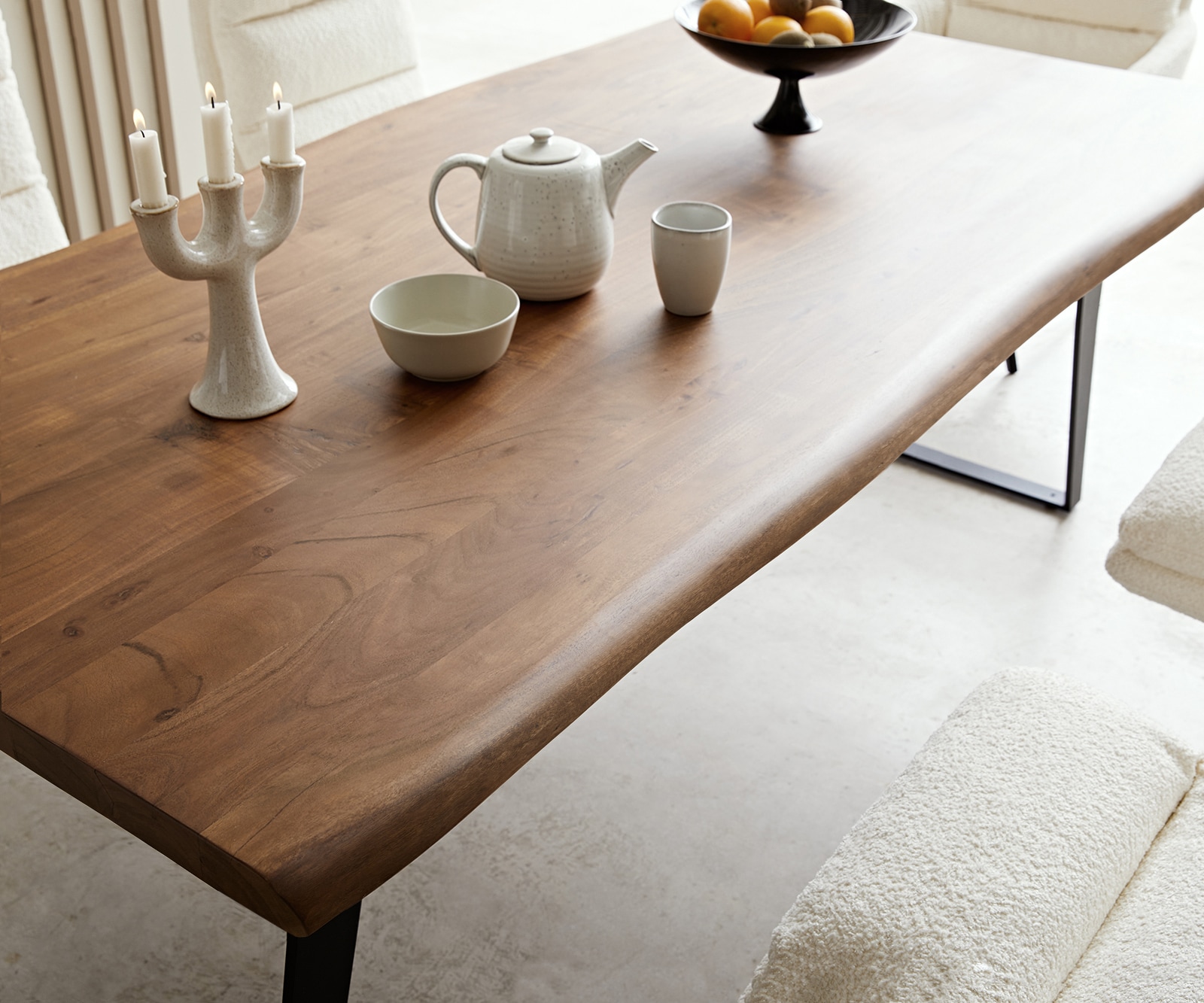 Esstisch Edge 200x100 Akazie Braun Metall Schräg Live-Edge 6 Esstisch Edge 200x100 Akazie Braun Metall Schräg Live-Edge 6