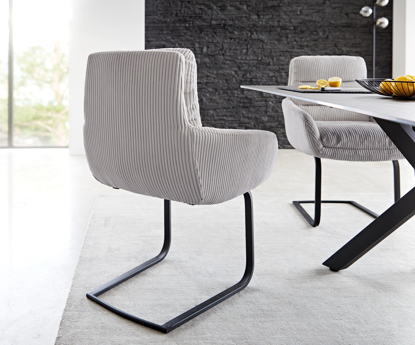 Freischwinger Abelia-Flex mit Armlehnen Cord Silbergrau Freischwinger flach Schwarz 4 Freischwinger Abelia-Flex mit Armlehnen Cord Silbergrau Freischwinger flach Schwarz 4