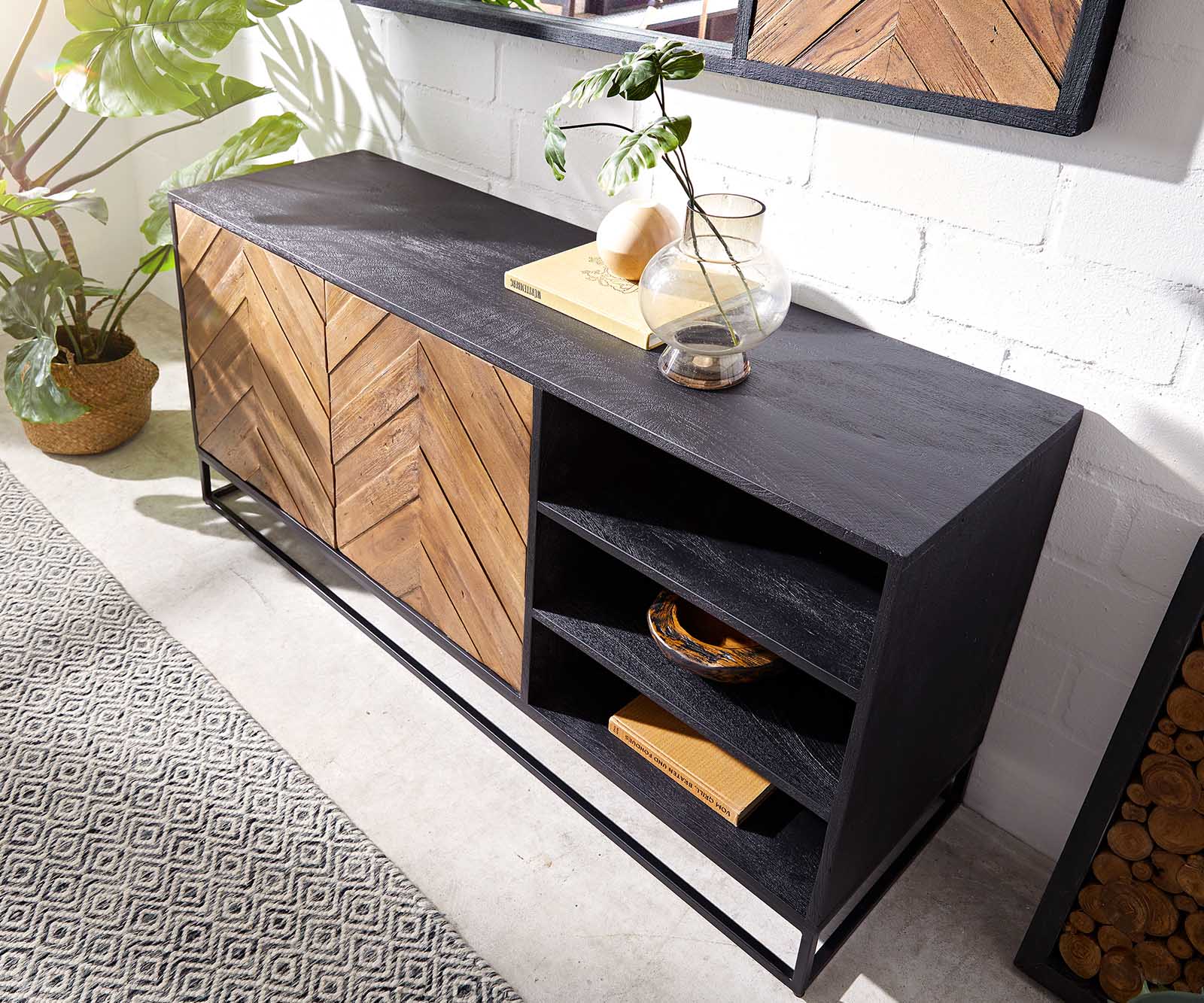 Sideboard Famke 145 cm Mango Teak 2 Türen 3 Fächer 4 Sideboard Famke 145 cm Mango Teak 2 Türen 3 Fächer 4