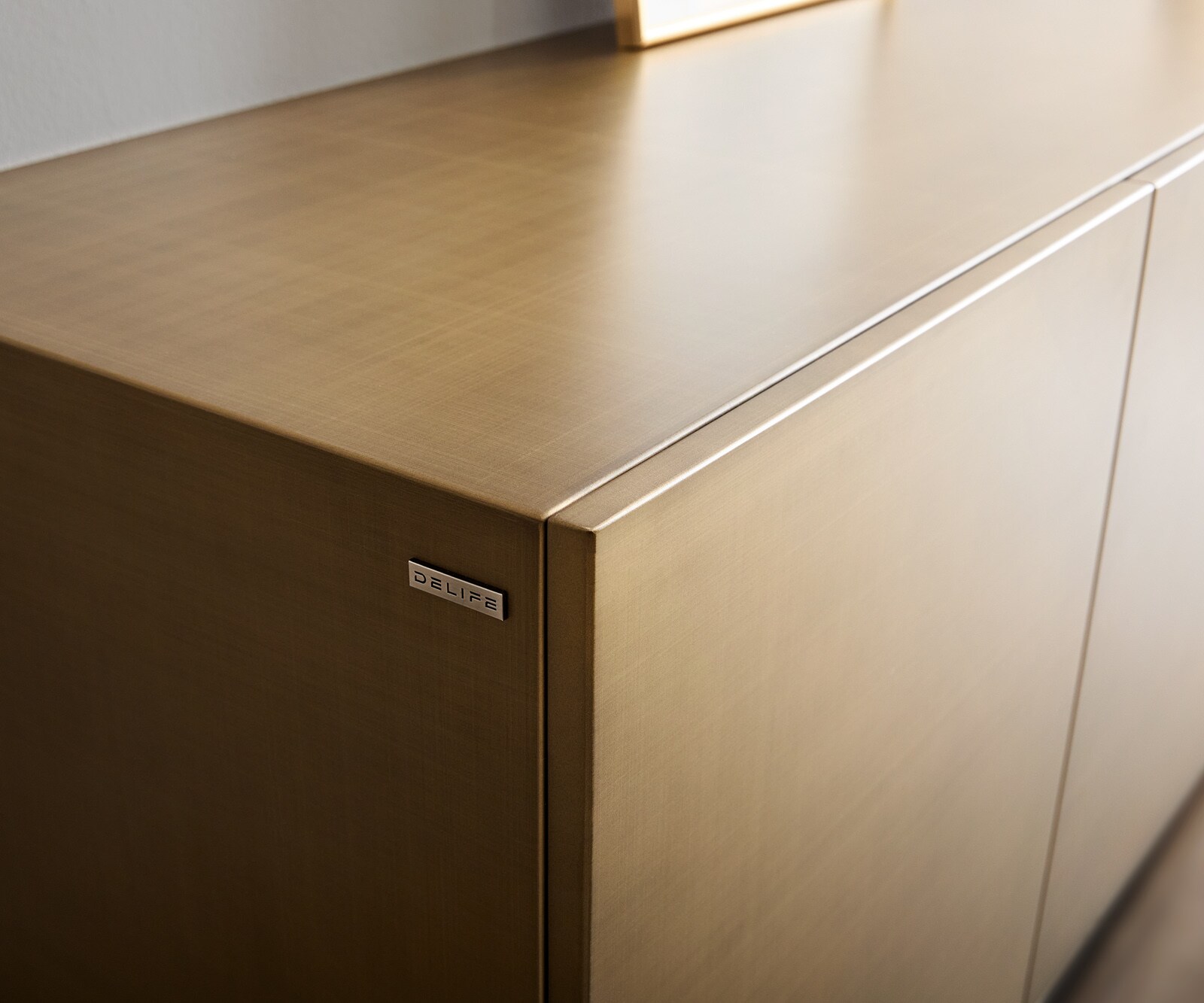 Sideboard Aira 200 cm Metallic Gold 4 Türen schwebend Metall Schwarz 2