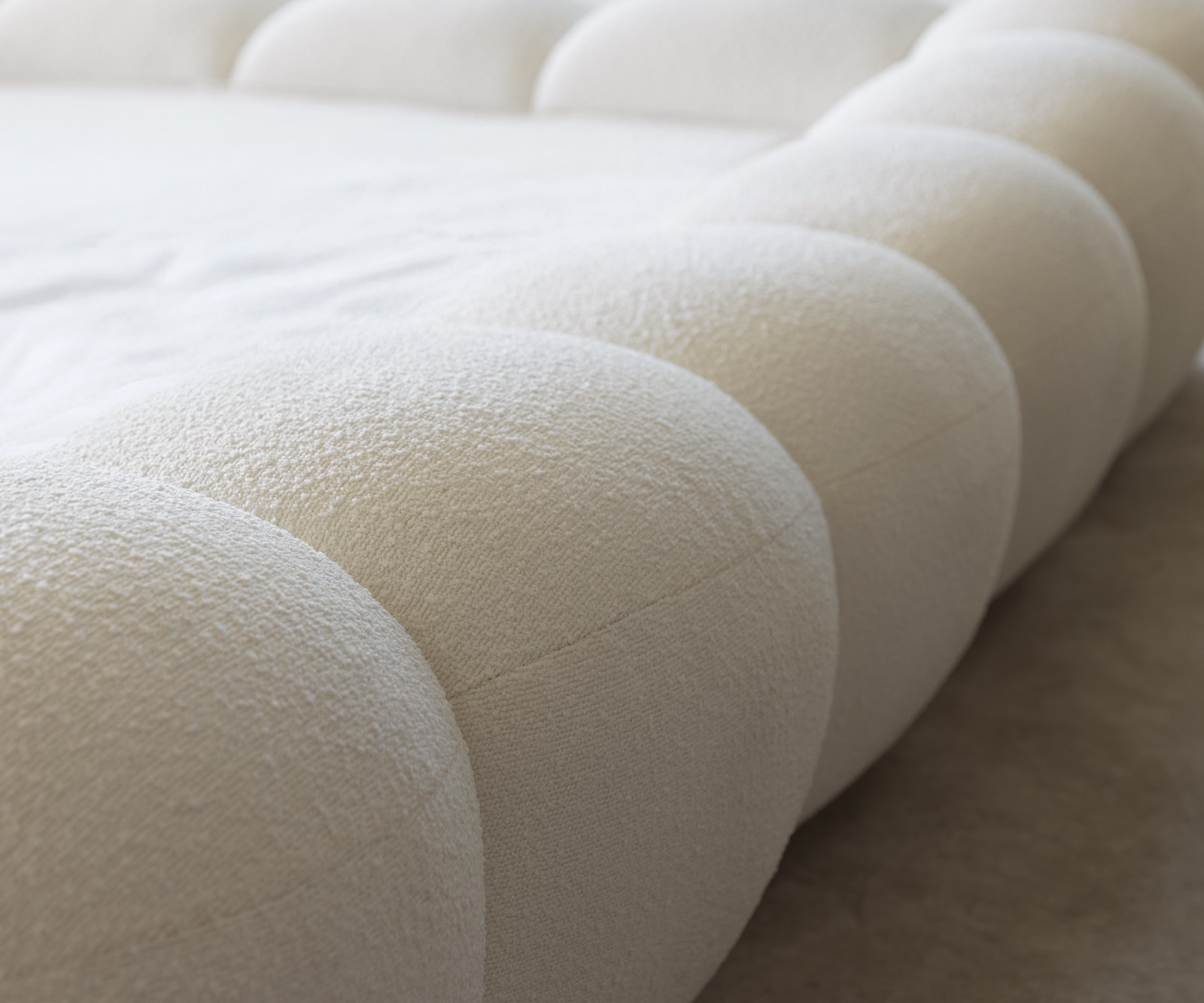 Polsterbettgestell Perlla 180x200 cm Bouclé Creme-Weiß 6 Polsterbettgestell Perlla 180x200 cm Bouclé Creme-Weiß 6