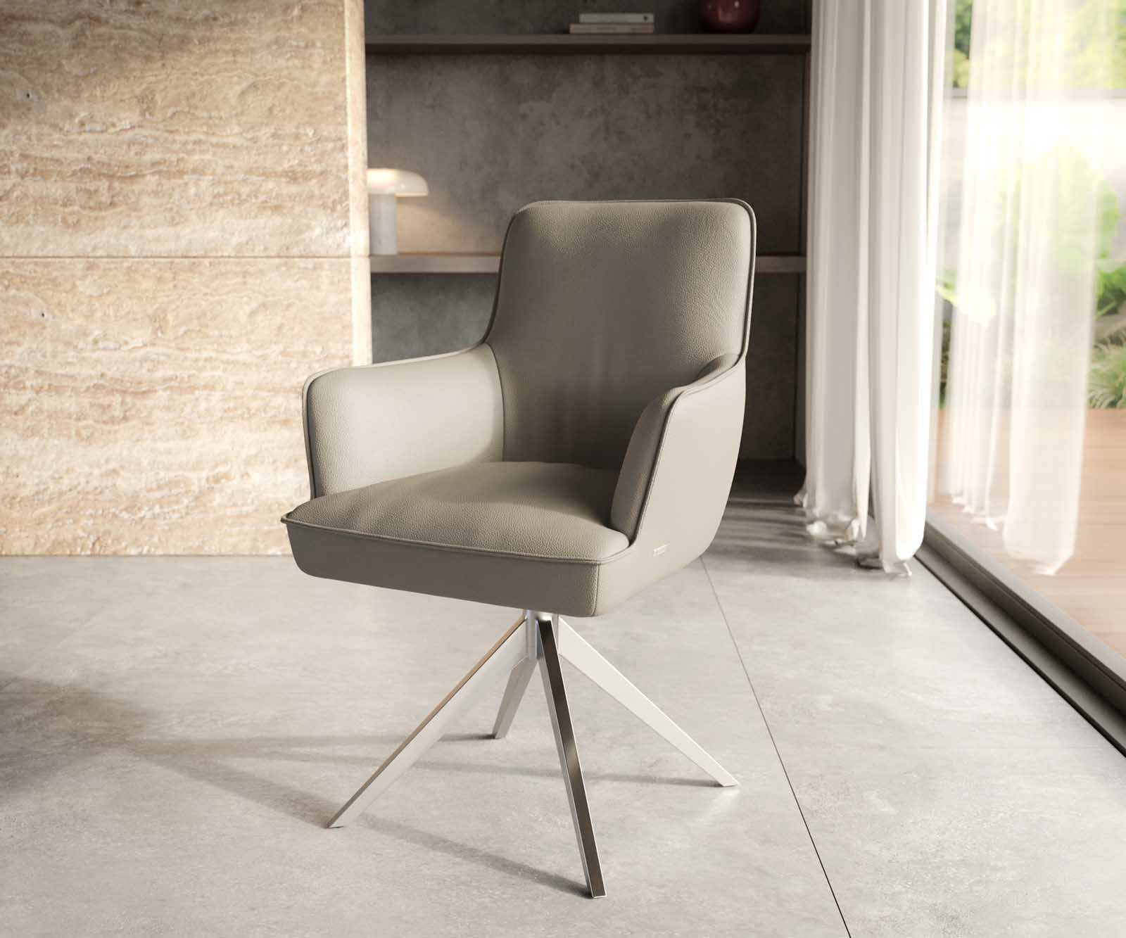 Chaise-pivotante Heira-Flex avec accoudoirs cuir de vache couleur boue pied croisé large acier inoxydable ressorts ensachés pivote sur 360° Chaise-pivotante Heira-Flex avec accoudoirs cuir de vache couleur boue pied croisé large acier inoxydable ressorts ensachés pivote sur 360°