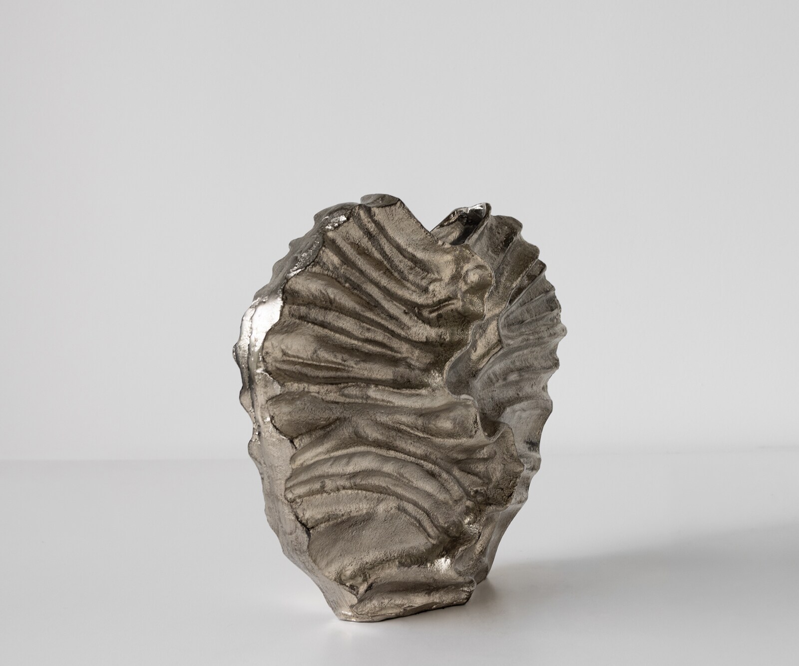 Vase Nerina B47 x T18 x H42 cm Aluminium Platin Handgemacht 3
