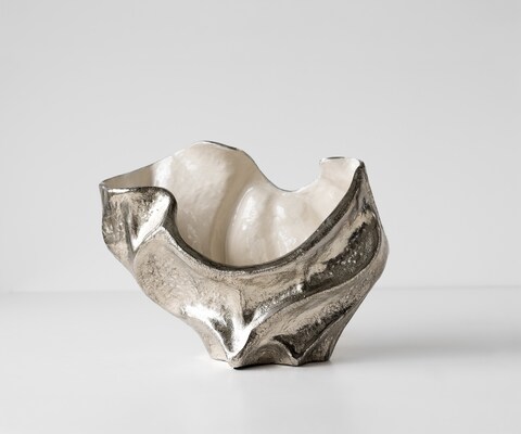 Schale Valena B39 x T17 x H29 cm Aluminium Platin Opal Handgemacht