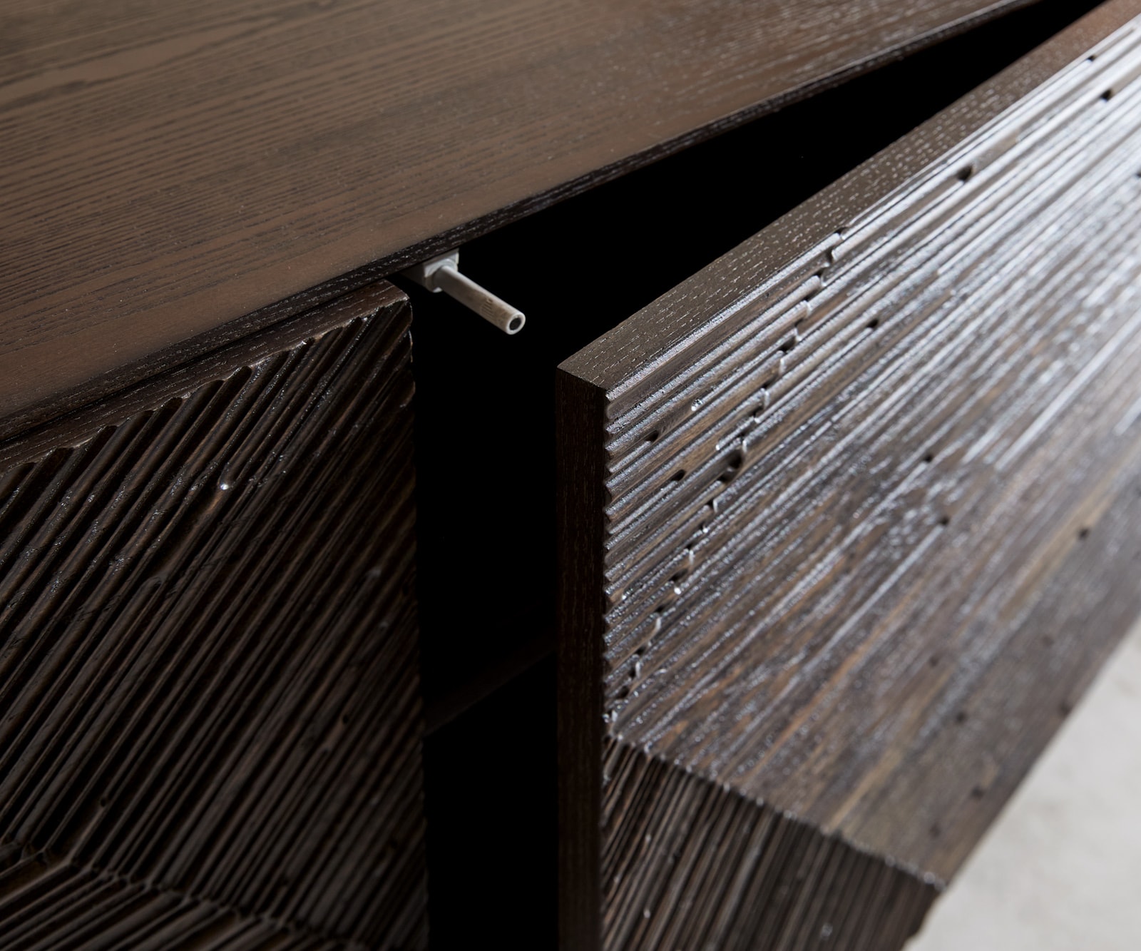 Lowboard Tereos 220 cm Esche Dunkelbraun 3D Effekt 4 Türen Winkelfuß Edelstahl gebürstet 5 Lowboard Tereos 220 cm Esche Dunkelbraun 3D Effekt 4 Türen Winkelfuß Edelstahl gebürstet 5