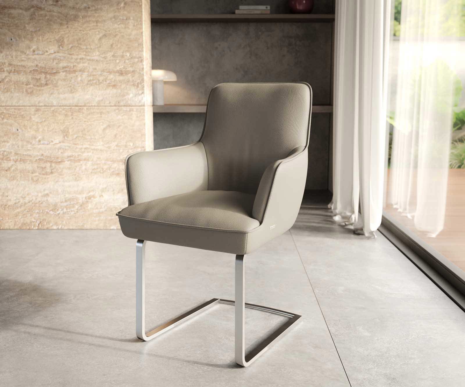 Cantilever Heira-Flex avec accoudoirs cuir de vache couleur boue pied cantilever plat acier inoxydable ressorts ensachés