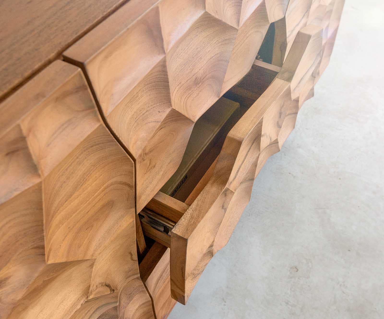 Sideboard Solu 145 cm Akazie Natur 2 Türen 3 Schübe Fuß schwebend Metall Schwarz 3D-Front 4 Sideboard Solu 145 cm Akazie Natur 2 Türen 3 Schübe Fuß schwebend Metall Schwarz 3D-Front 4