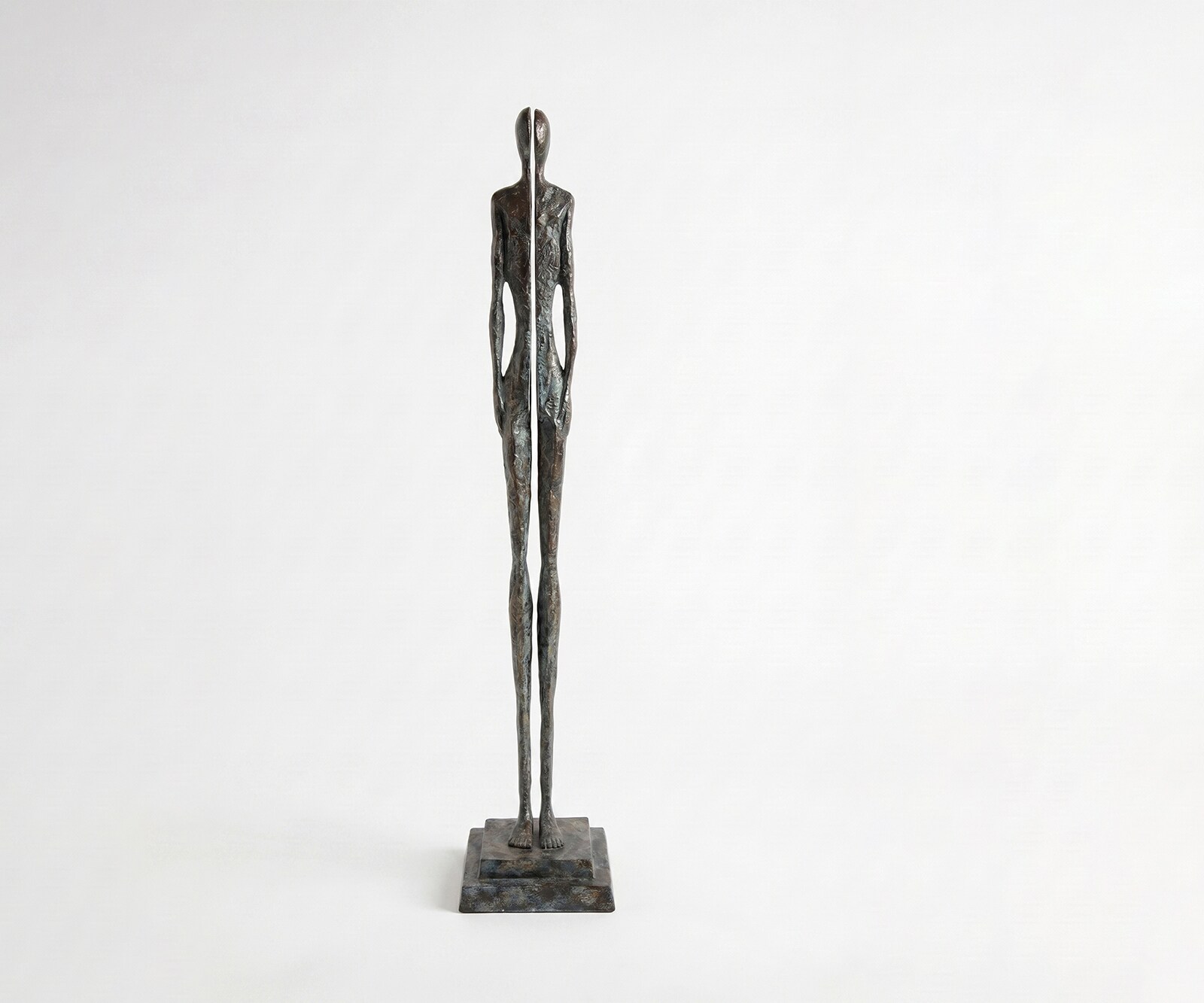 Figur Divora B25 x T24 x H126 cm Aluminium Umbra Antica Handgemacht