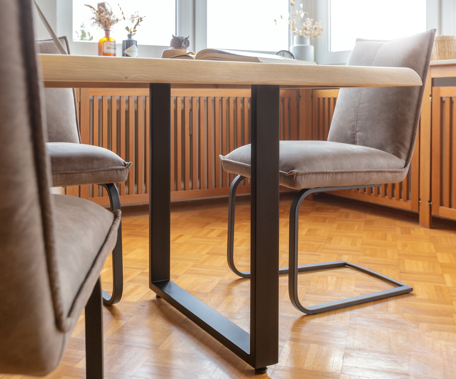 Esstisch Edge 200x100 Eiche Natur Kufe Schwarz Live-Edge 4 Esstisch Edge 200x100 Eiche Natur Kufe Schwarz Live-Edge 4