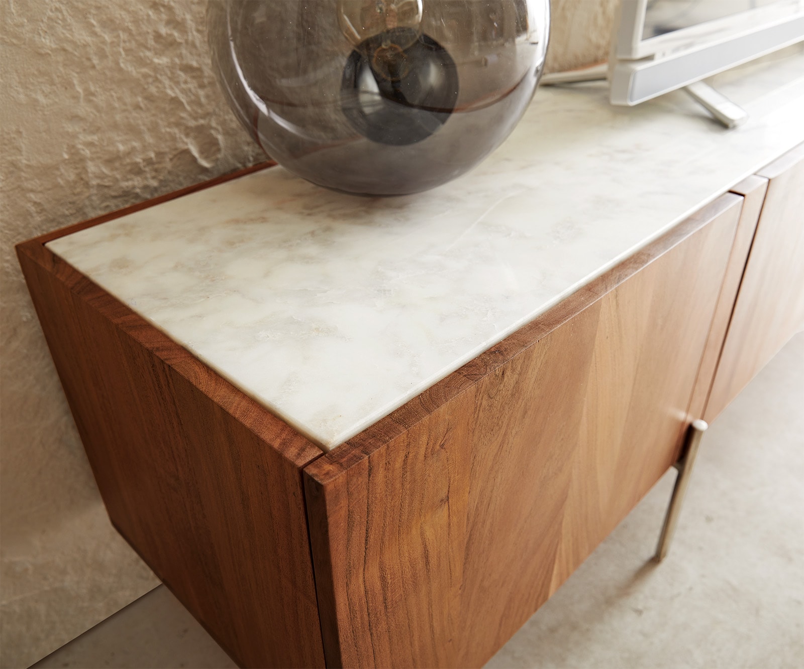 Lowboard Secara 220 cm Akazie Natur 4 Türen Marmor Füße Edelstahl 3 Lowboard Secara 220 cm Akazie Natur 4 Türen Marmor Füße Edelstahl 3