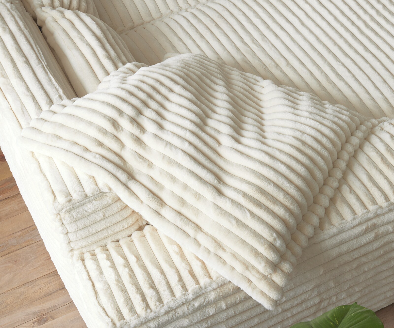 Wurfkissen Sirpio XL Plüschcord Beige 85x85 1
