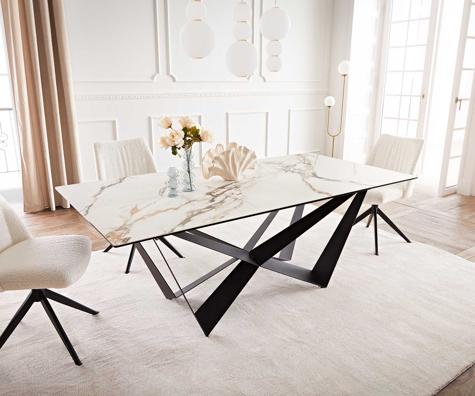 Table à manger Edge 200x100 céramique Calacatta Luxe blanc-doré-gris Spider acier plat noir Table à manger Edge 200x100 céramique Calacatta Luxe blanc-doré-gris Spider acier plat noir