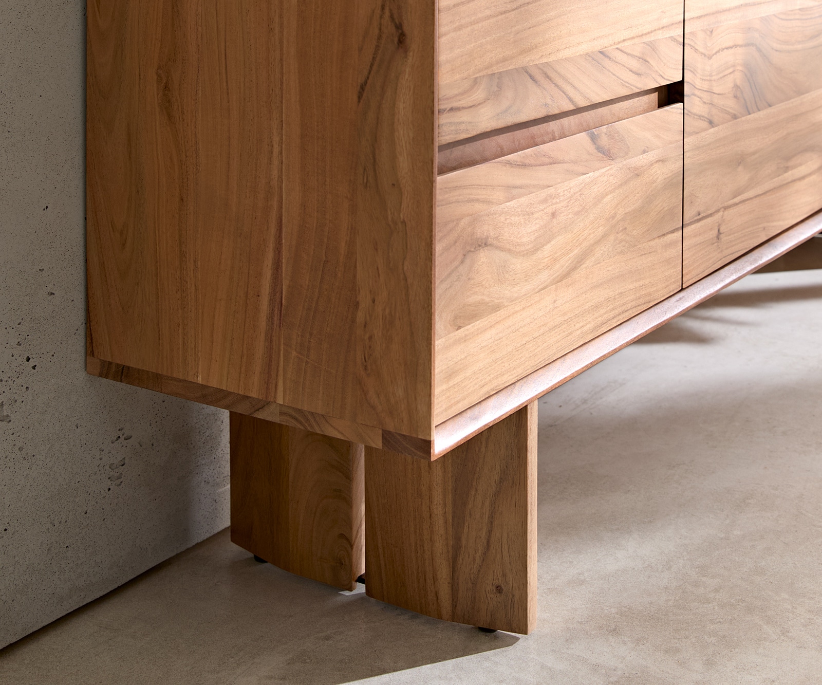 Lowboard Elandor 175 cm Akazie Natur 2 Türen 4 Schubladen Holzfuß 4 Lowboard Elandor 175 cm Akazie Natur 2 Türen 4 Schubladen Holzfuß 4