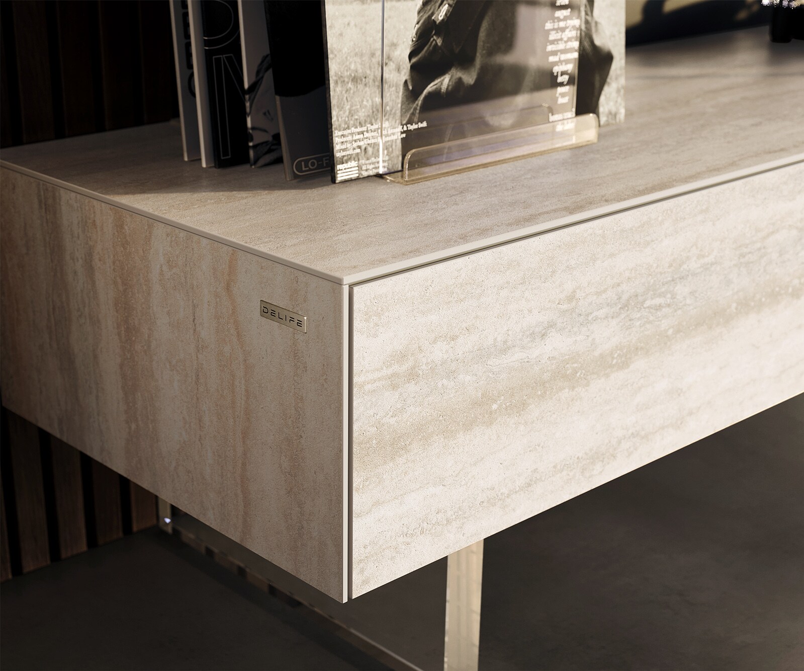 Meuble-TV Cuor 150 cm Céramique Laminam® Travertino Bianco Crème-blanc 1 Clapet 1 Tiroir Pied optique flottant Verre acrylique 5