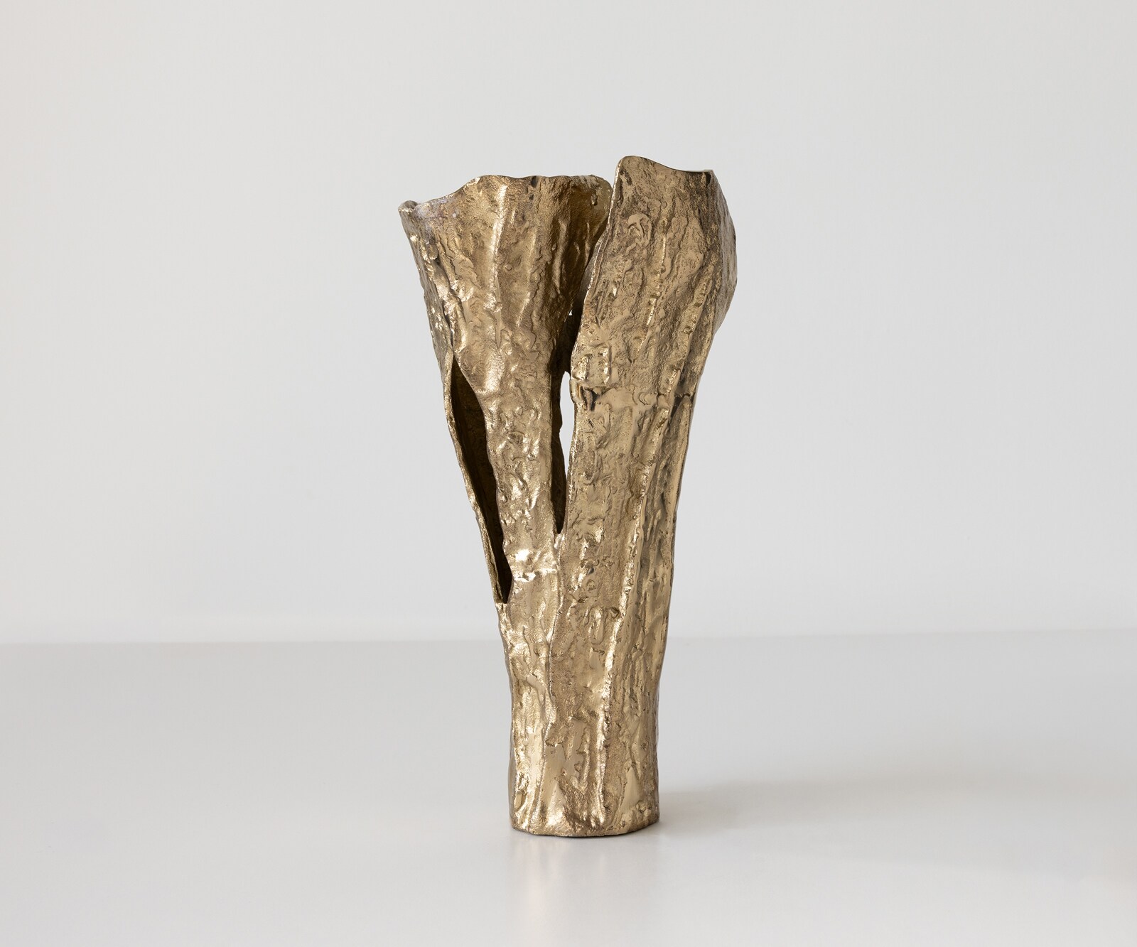Vase Cortana B25 x T19 x H47 cm Aluminium Champagner Handgemacht