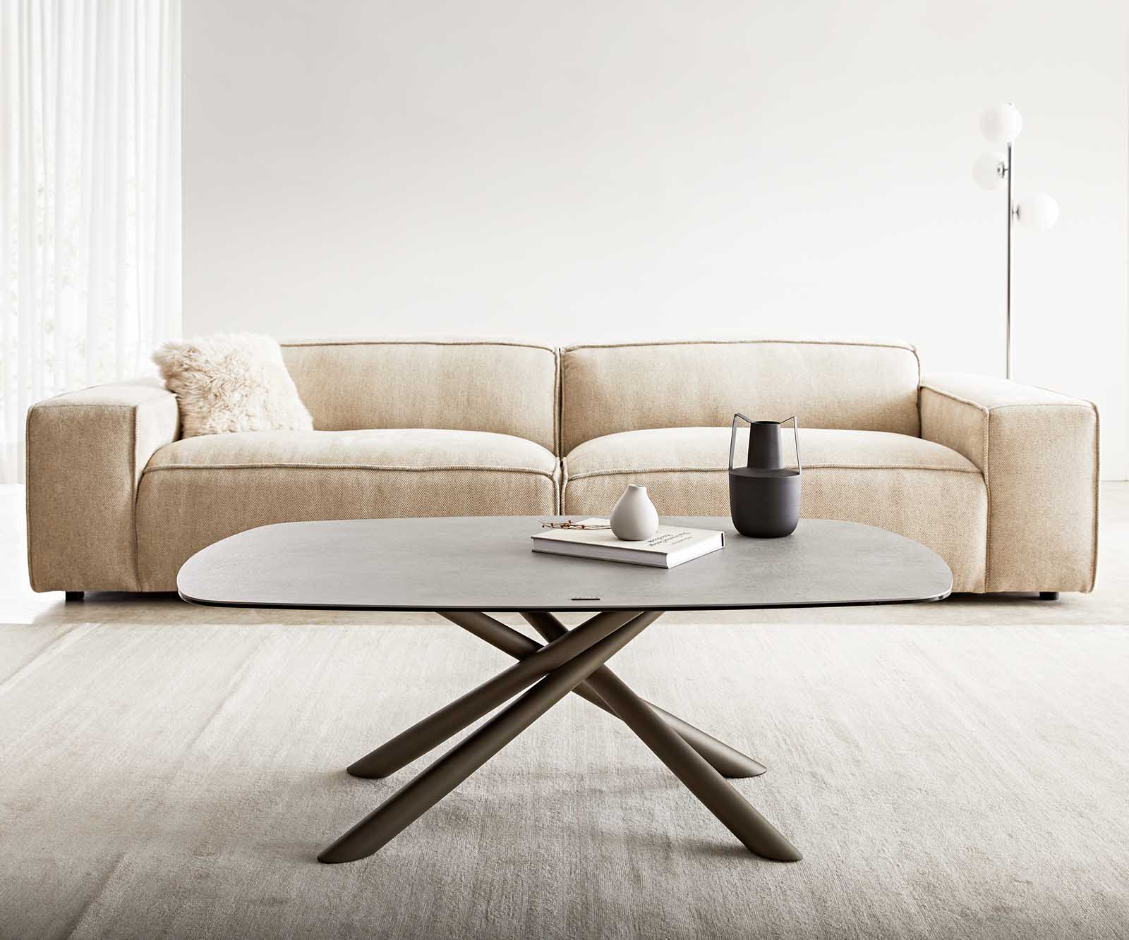 Couchtisch Sarita 120x70 cm Keramik Aspetto Concreto Betonfarbig Gestell Effektifinish Titan 1 Couchtisch Sarita 120x70 cm Keramik Aspetto Concreto Betonfarbig Gestell Effektifinish Titan 1