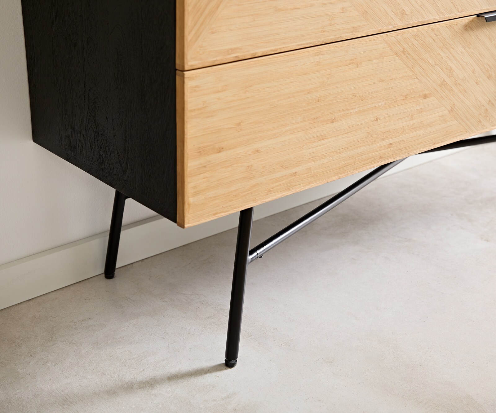 Buffet Mikkusu 140 cm bambou naturel manguier noir 6 tiroirs métal noir 6