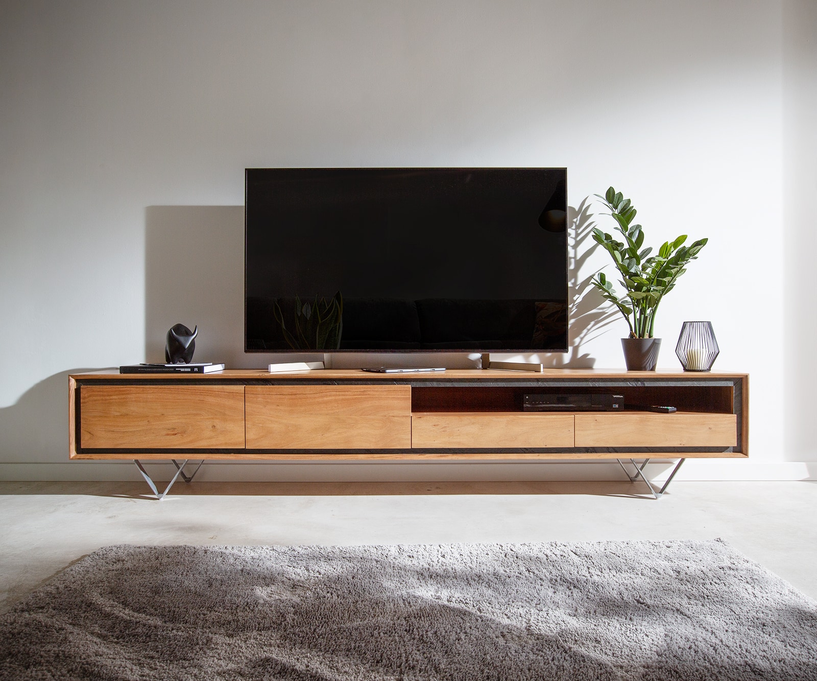 Buffet bas Stonegrace 240 cm acacia nature 2 portes 1 compartiment 2 tiroirs placage en pierre pieds en V 1 Buffet bas Stonegrace 240 cm acacia nature 2 portes 1 compartiment 2 tiroirs placage en pierre pieds en V 1