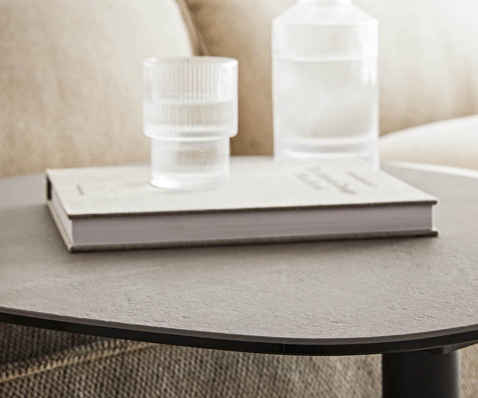 Beistelltisch Elenya 60x60 cm Keramik Aspetto Concreto Betonfarbig Gestell Metall Schwarz 6 Beistelltisch Elenya 60x60 cm Keramik Aspetto Concreto Betonfarbig Gestell Metall Schwarz 6