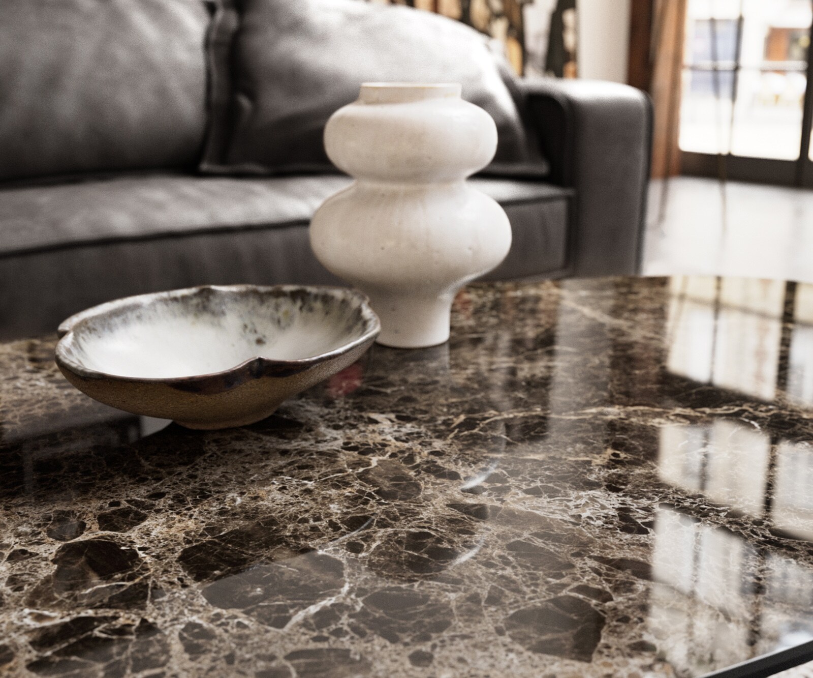 Couchtisch Edge Organisch 140x76 cm Keramik Laminam® Emperador Extra Lucidato Dunkelbraun Vibany Edelstahl gebürstet 5