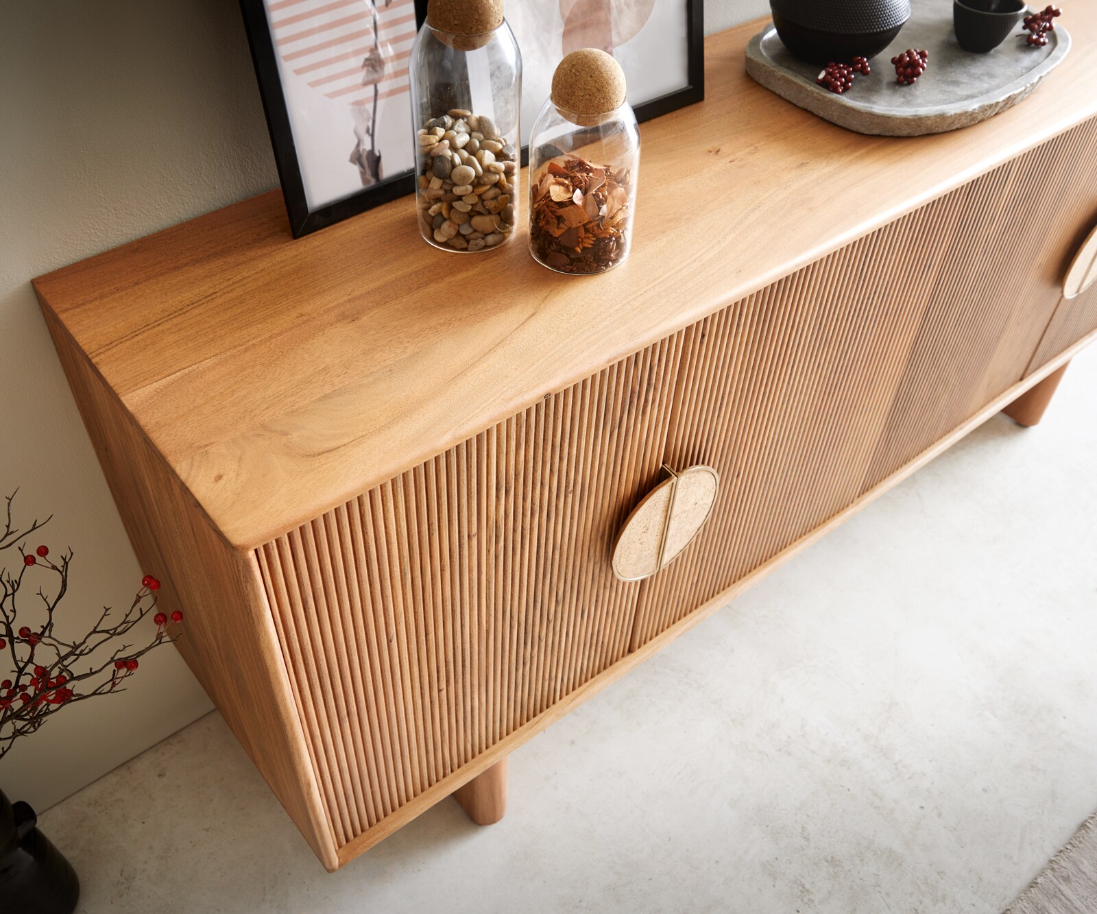 Sideboard Surimu 175 cm Akazie Hellbraun 4 Türen 2 Fächer Kork-Griff Holzfüße 3 Sideboard Surimu 175 cm Akazie Hellbraun 4 Türen 2 Fächer Kork-Griff Holzfüße 3