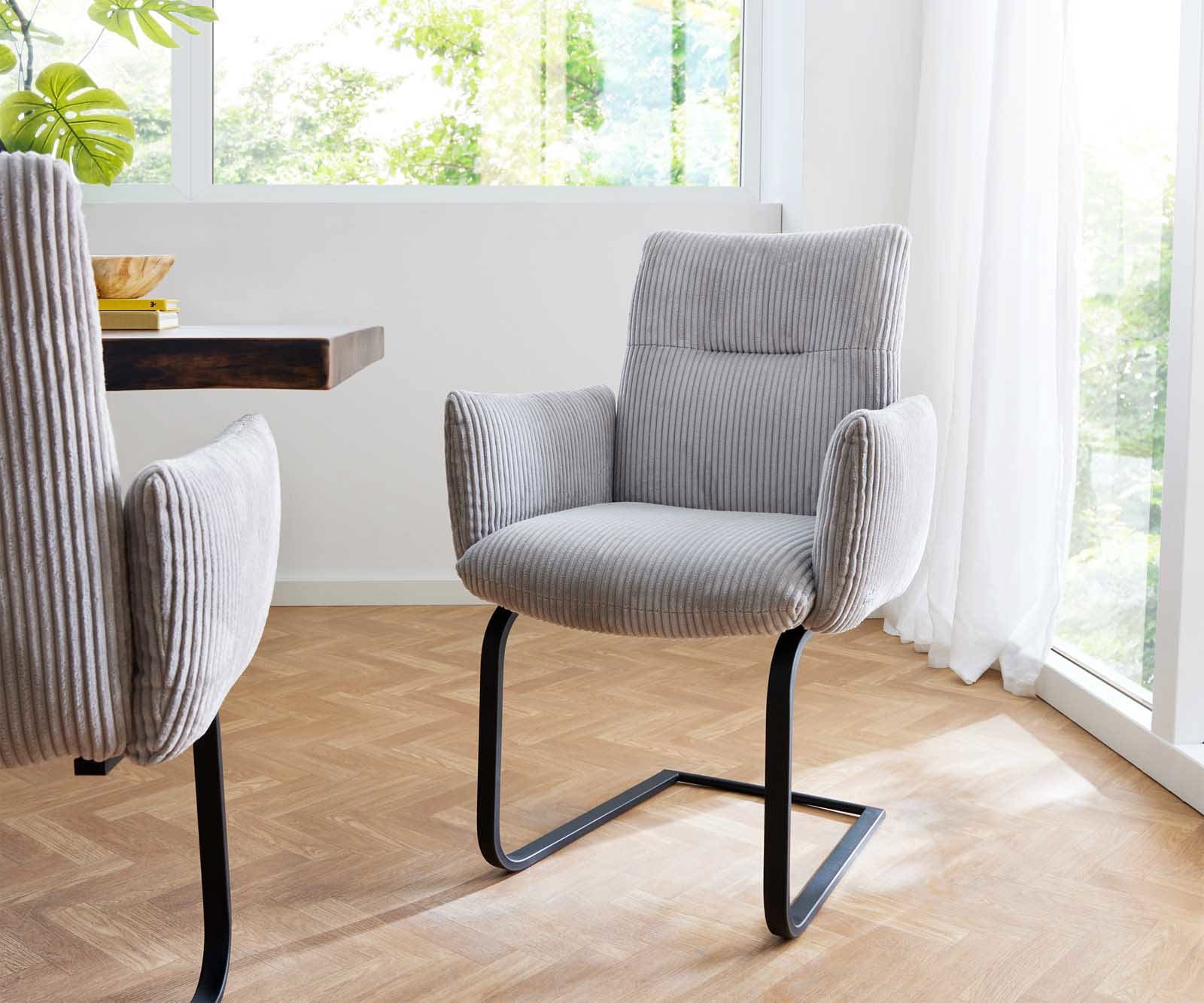 Cantilever Jova-Flex avec accoudoirs côtelé gris argenté pied cantilever plat noir ressorts ensachés Cantilever Jova-Flex avec accoudoirs côtelé gris argenté pied cantilever plat noir ressorts ensachés