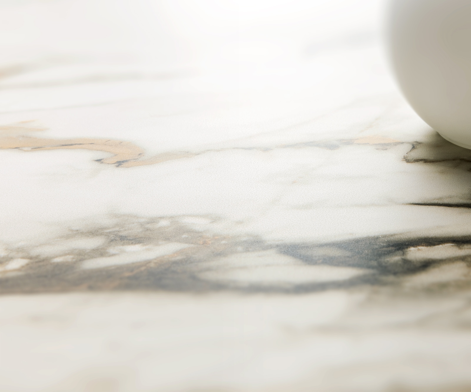 Esstisch Edge Boot 240x120cm Keramik Calacatta Luxe Weiß-Gold-Grau Infinity Metall Effektfinish Titan 3 Esstisch Edge Boot 240x120cm Keramik Calacatta Luxe Weiß-Gold-Grau Infinity Metall Effektfinish Titan 3