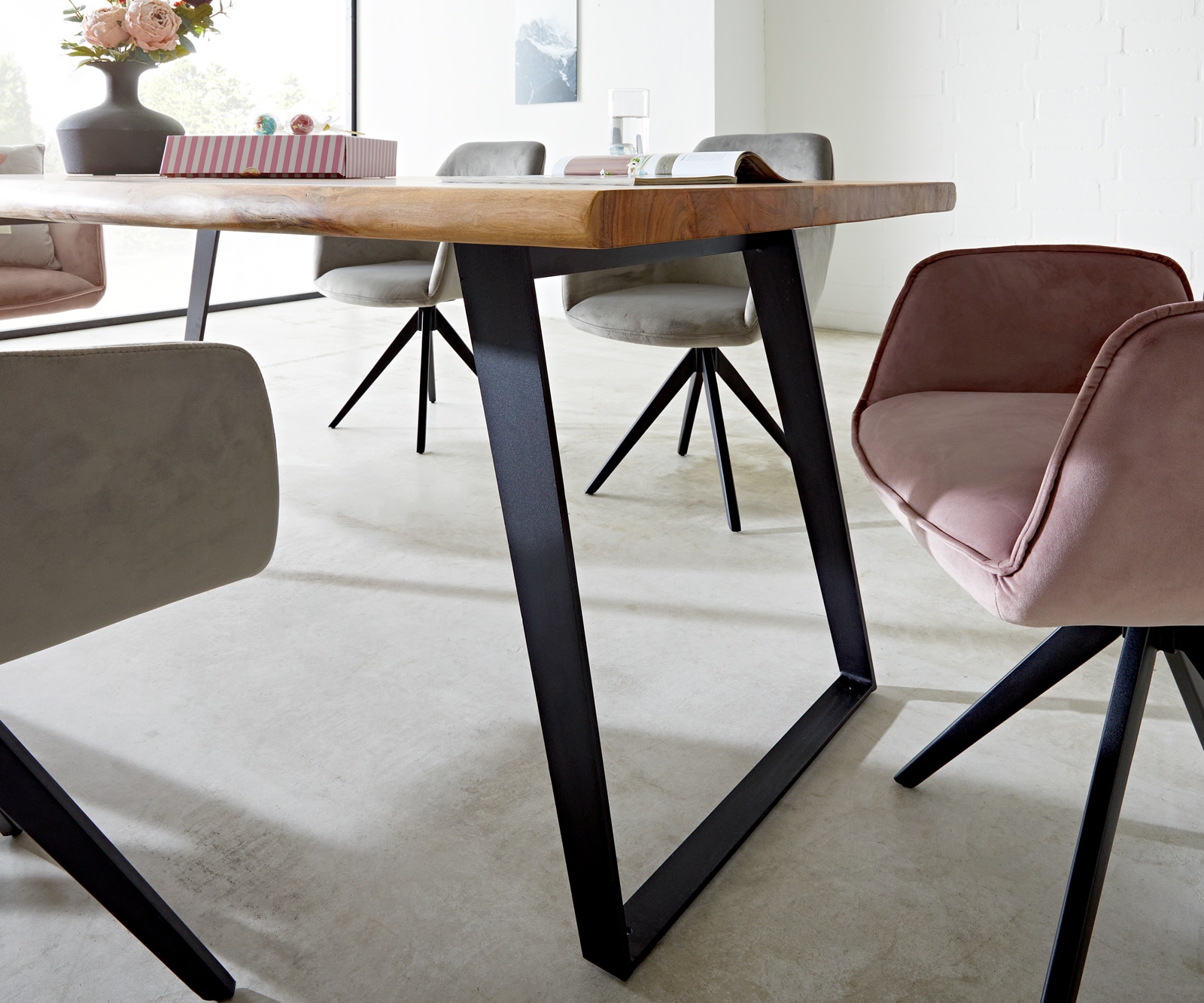 Esstisch Edge 200x100 XL Akazie Natur Metall Schräg Live-Edge 5 Esstisch Edge 200x100 XL Akazie Natur Metall Schräg Live-Edge 5