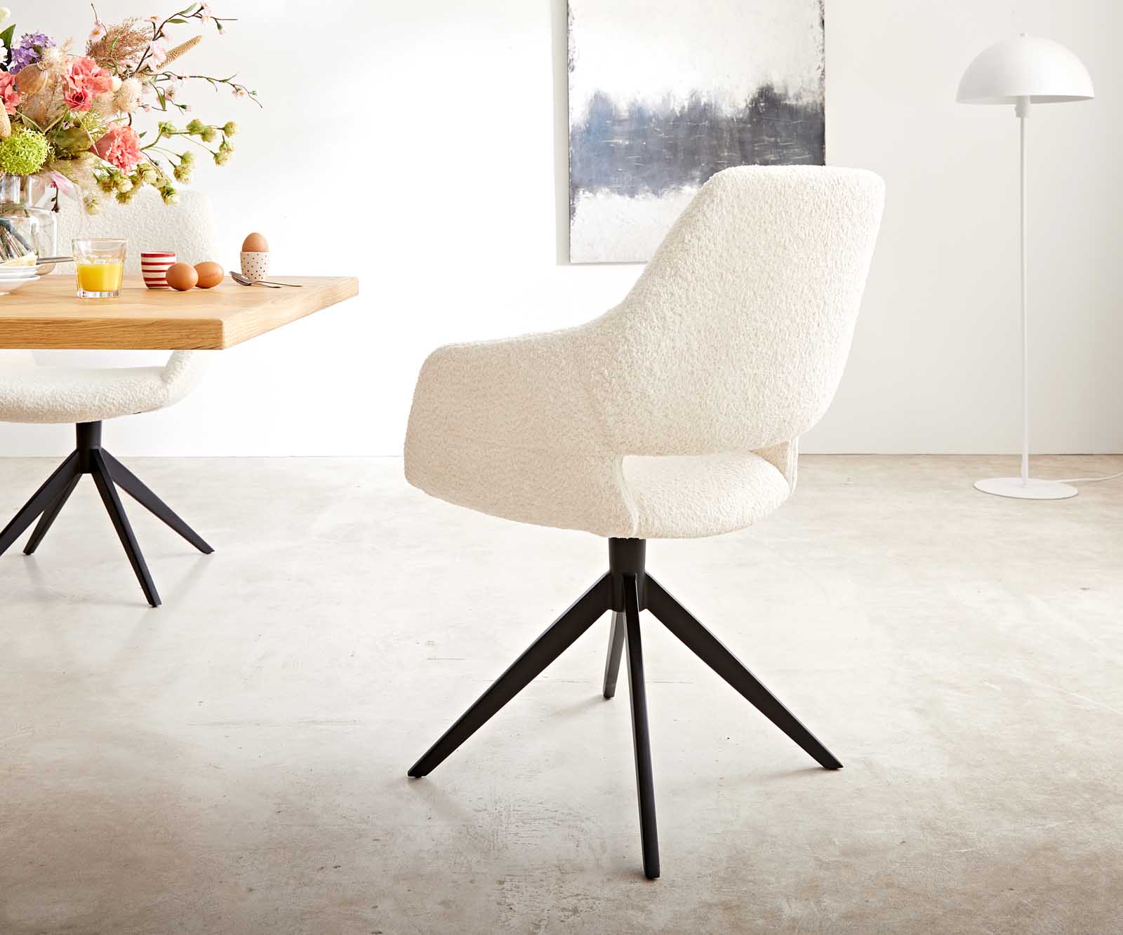 Chaise-pivotante Yago-Flex XL avec accoudoirs bouclé blanc cadre croisé large noir pivote sur 360° 5