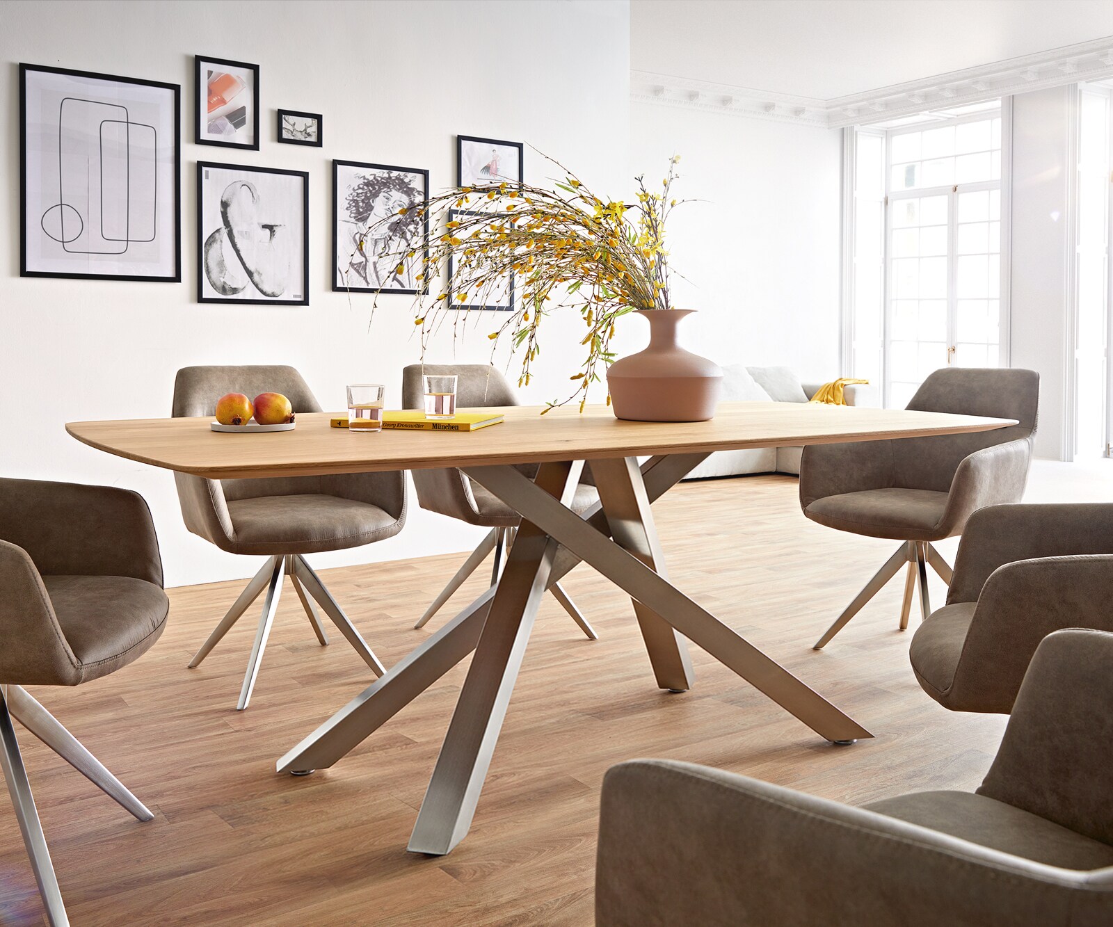 Table à manger Edge Boot 200x100x2,5-3 chêne nature cadre croisé rectangle acier inoxydable bord suisse 1