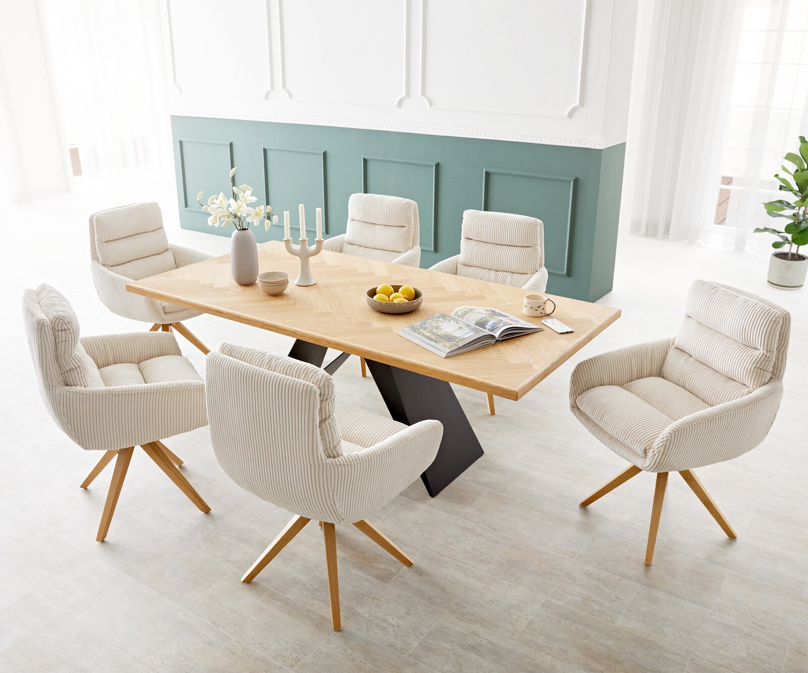 Chaise-de-salle-à-manger Abelia-Flex avec accoudoirs côtelé beige vintage pied en bois angulaire naturel 3